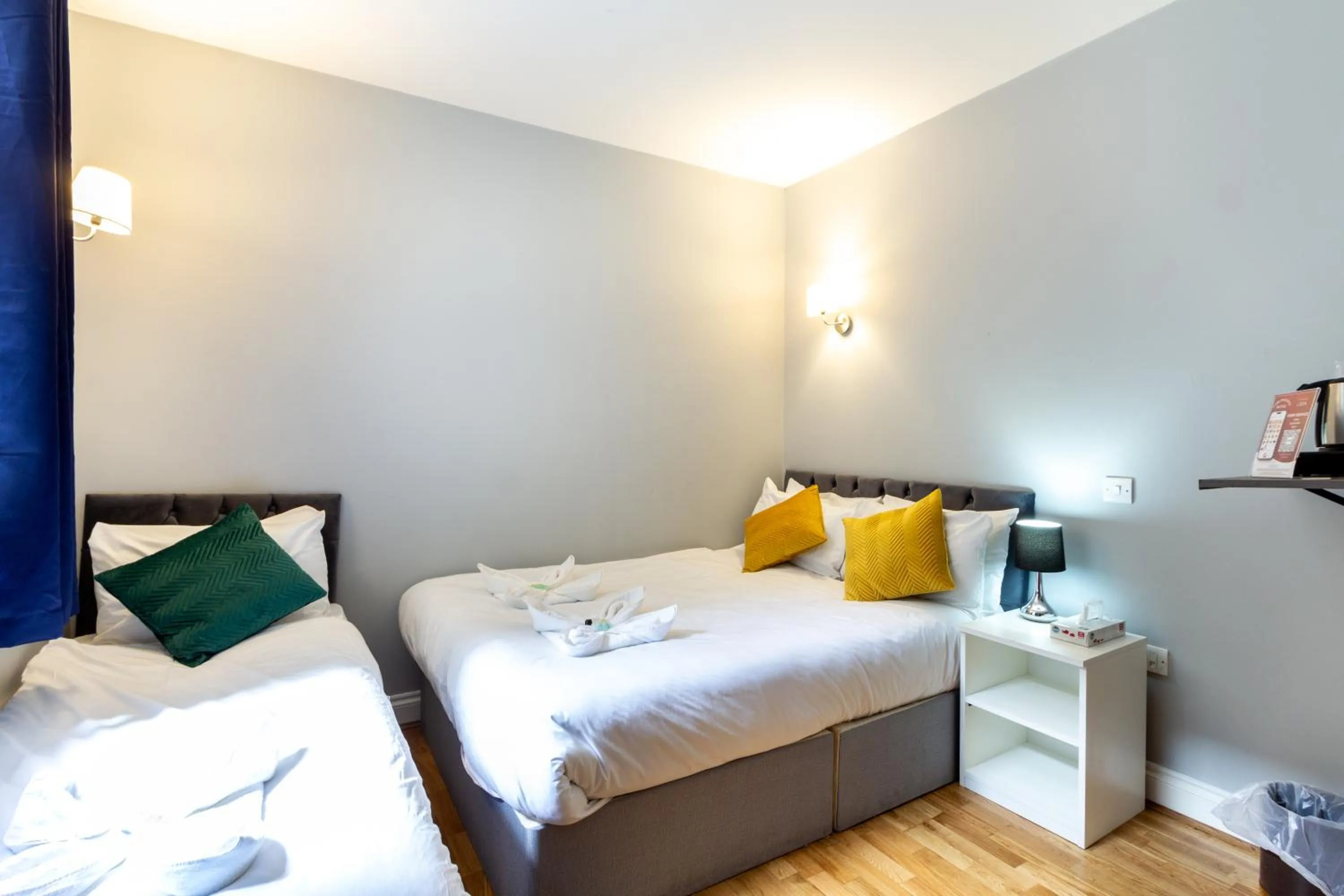 Bedroom, Bed in Coronation Hotel