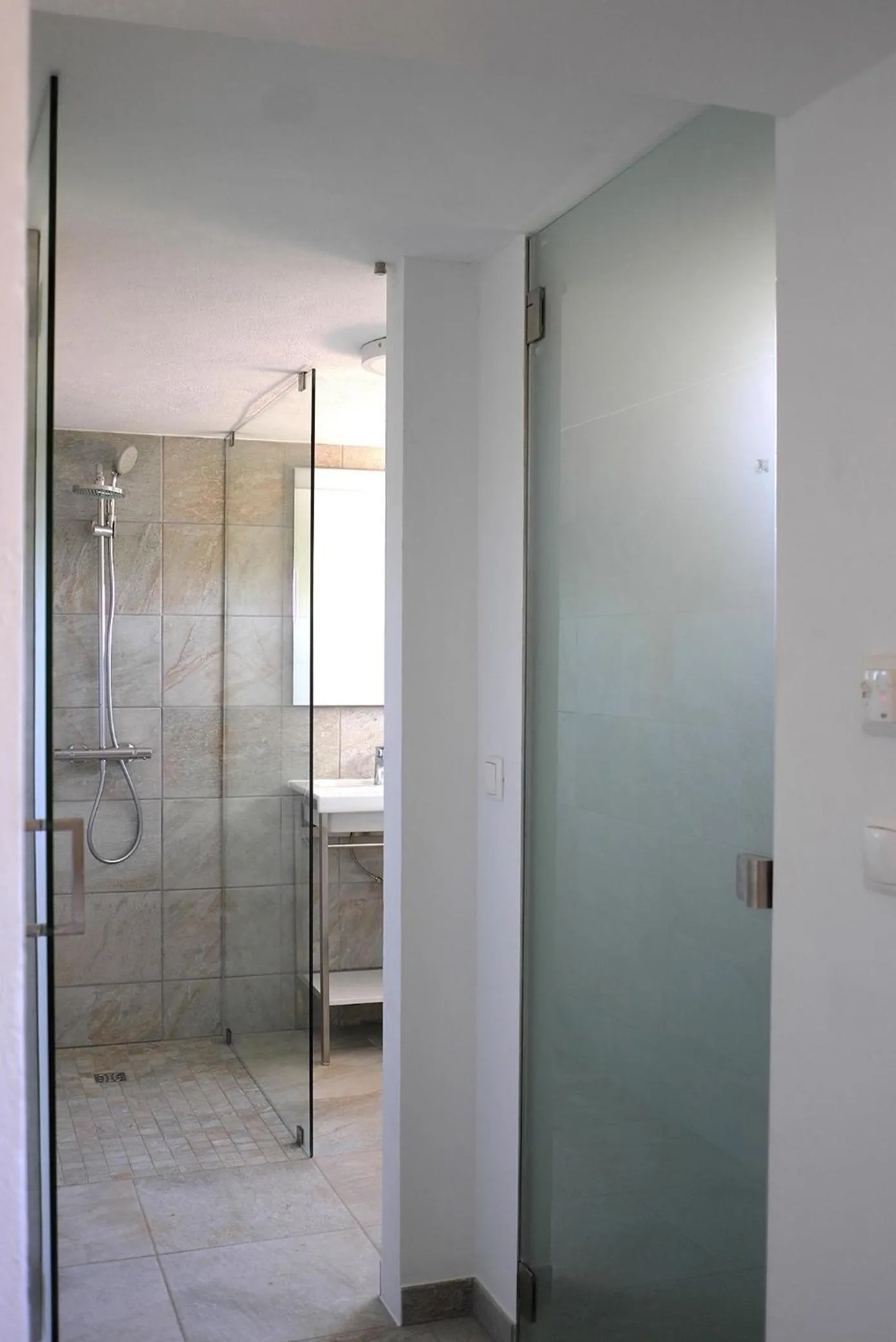 Bathroom in Quinta Amarela XL by Portucasa