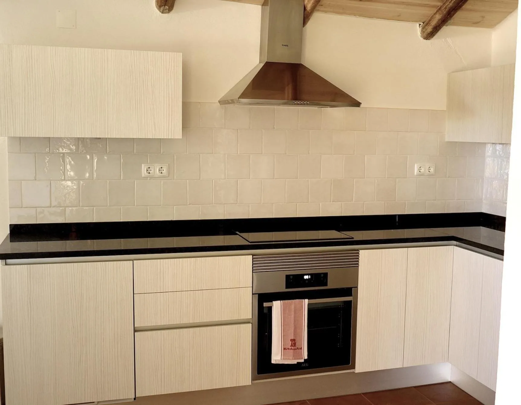 Kitchen or kitchenette in Quinta Amarela XL by Portucasa