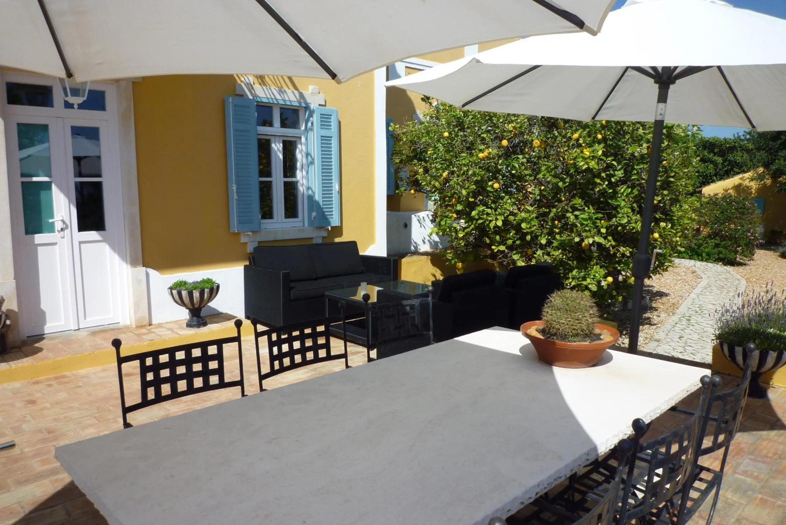 Balcony/Terrace in Quinta Amarela XL by Portucasa