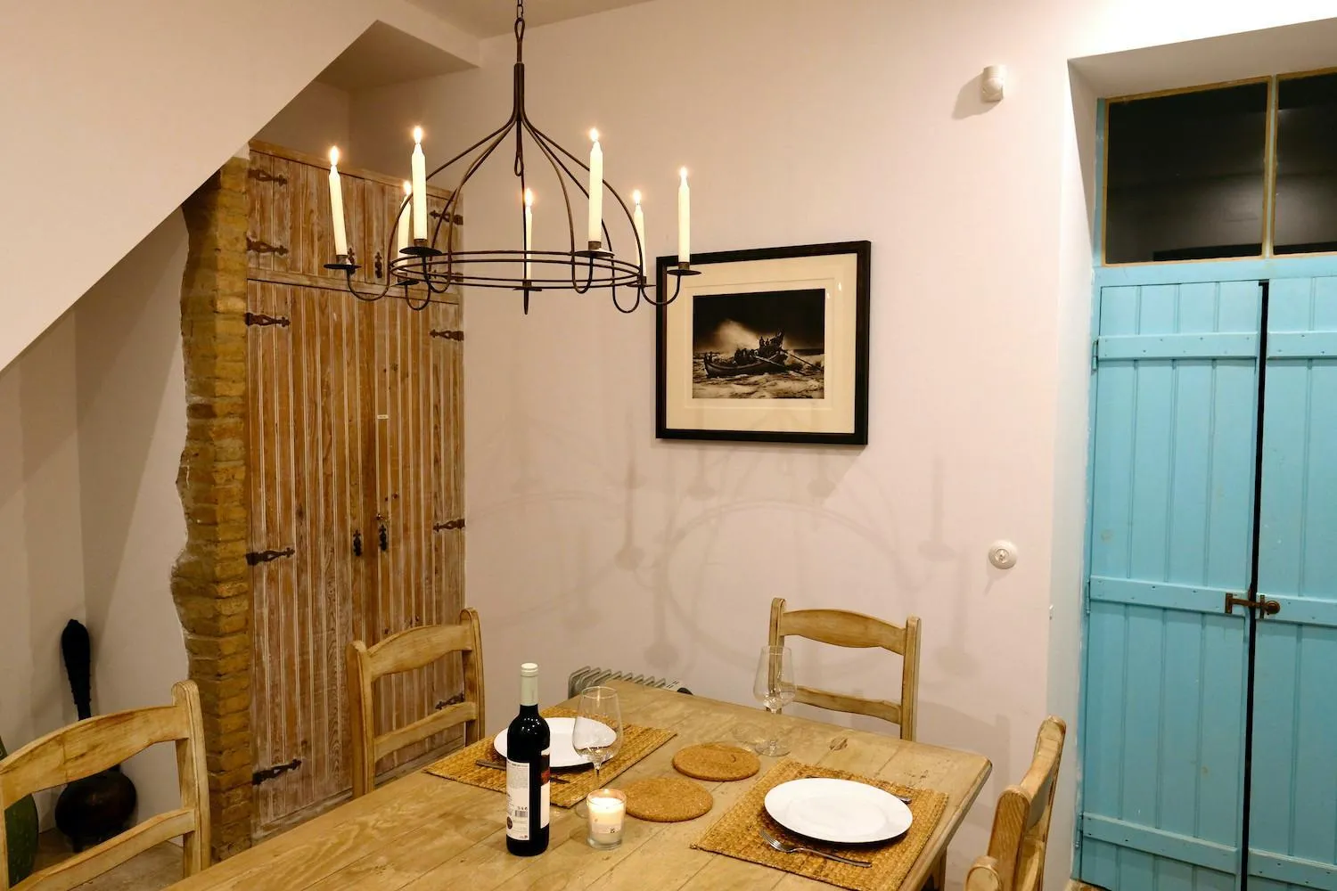 Dining area in Quinta Amarela XL by Portucasa