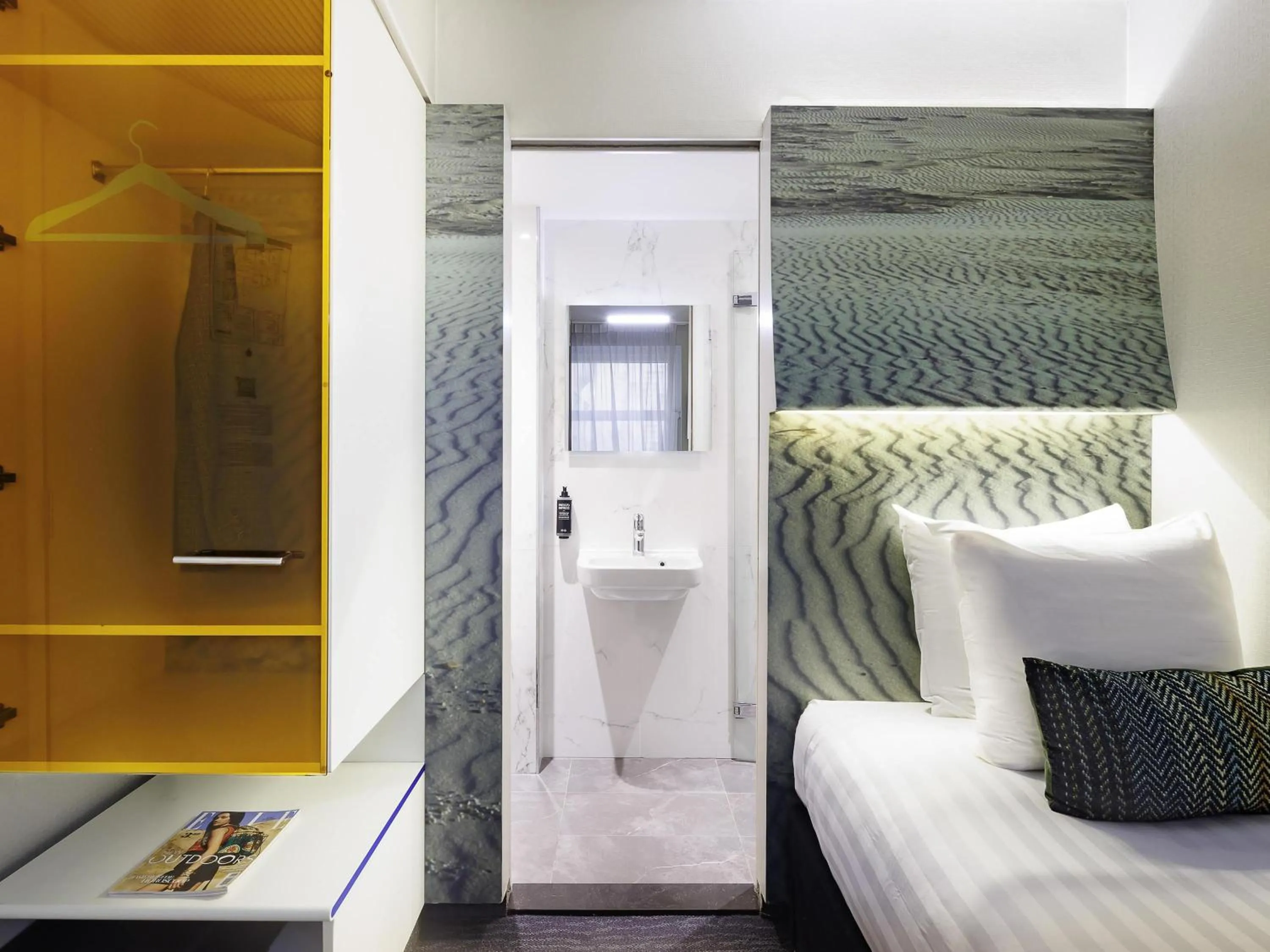 Bedroom, Bed in ibis Styles Amsterdam Central Station