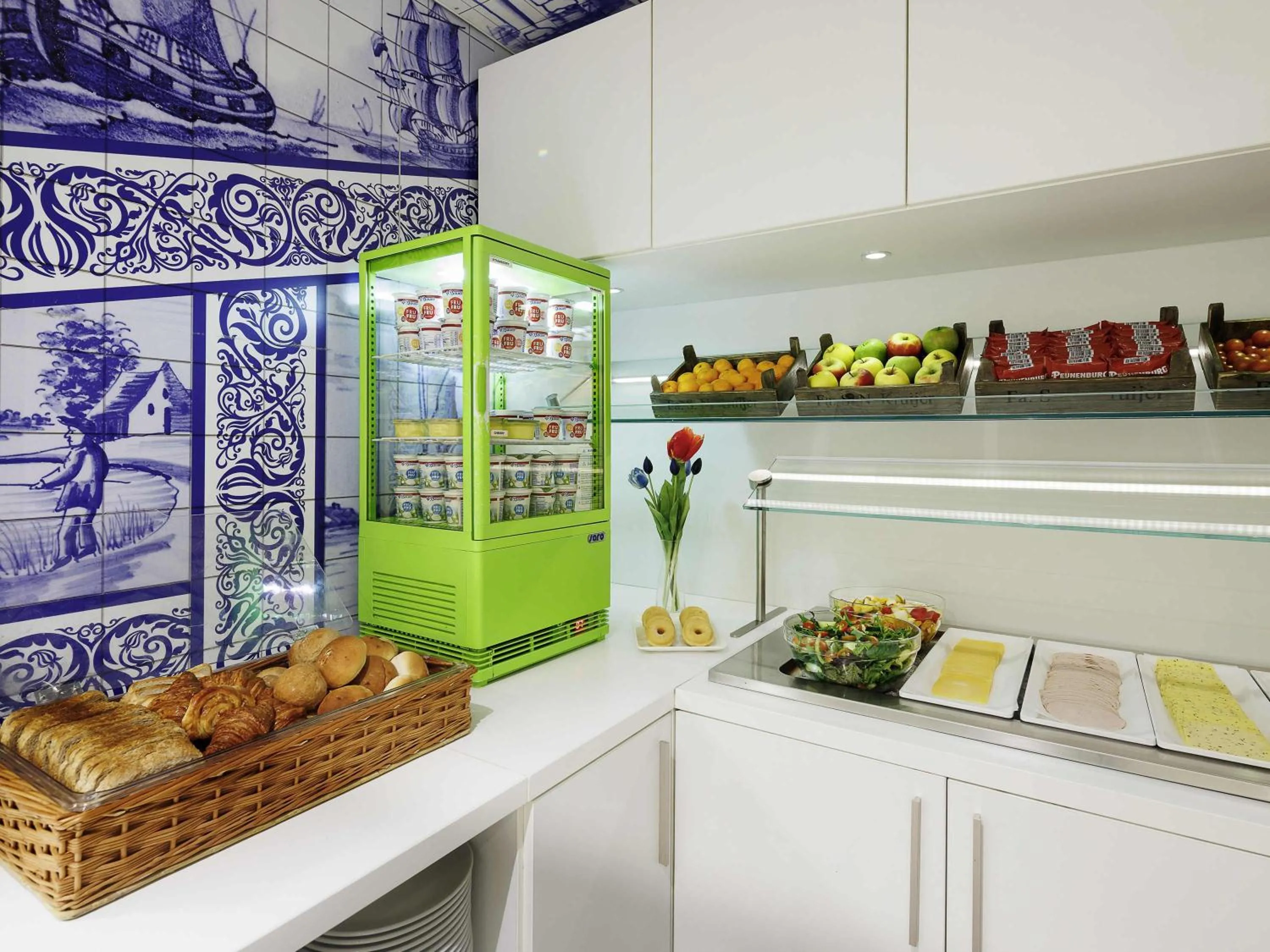 Breakfast in ibis Styles Amsterdam Central Station