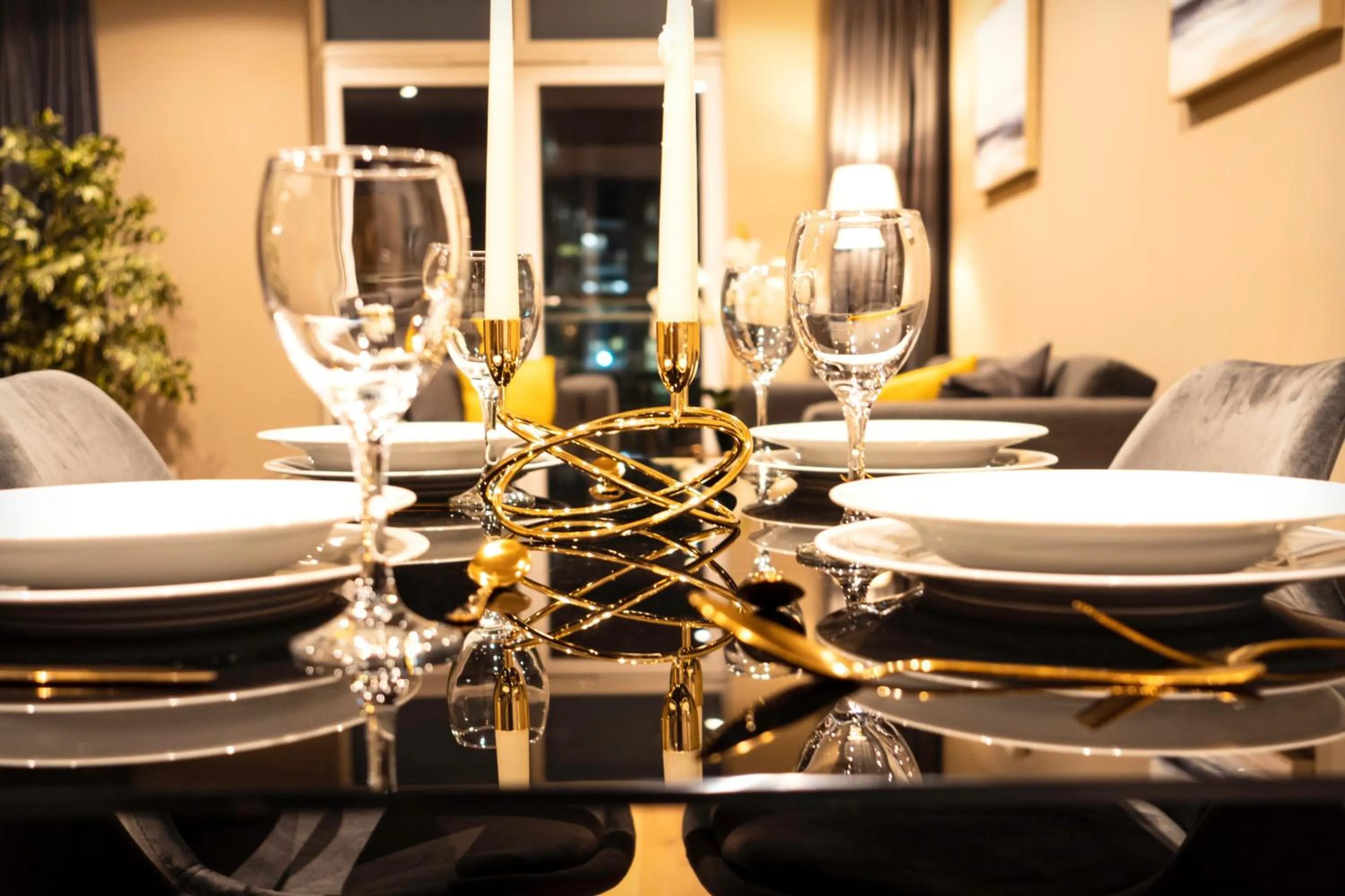 Dining area in VCity ApartHotels Glasgow Central