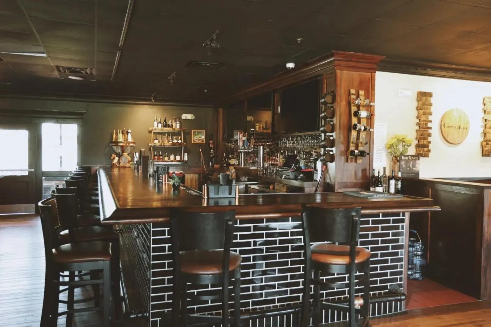 Restaurant/places to eat in Hotel LEX, Trademark Collection by Wyndham