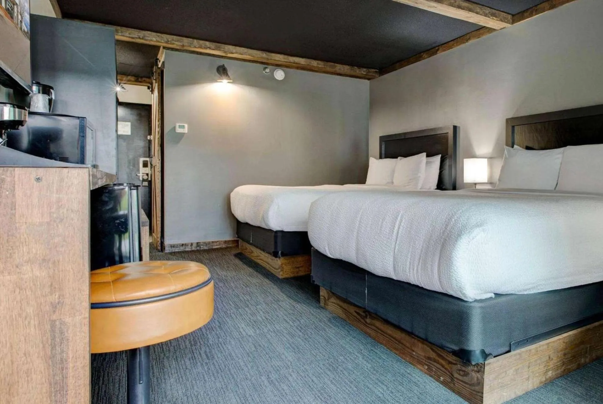 Photo of the whole room in Hotel LEX, Trademark Collection by Wyndham