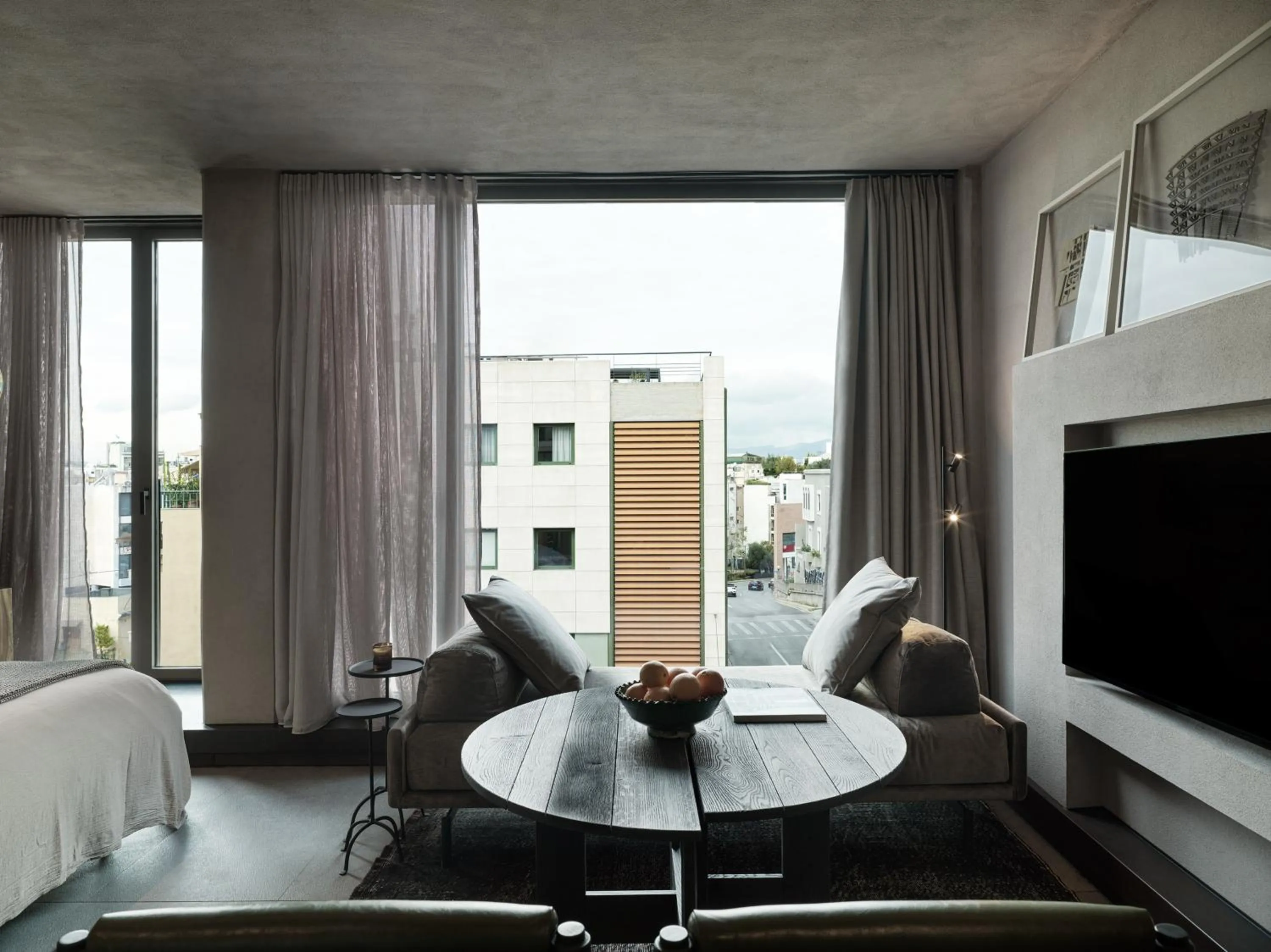 Seating area in Monastik Living in Athina