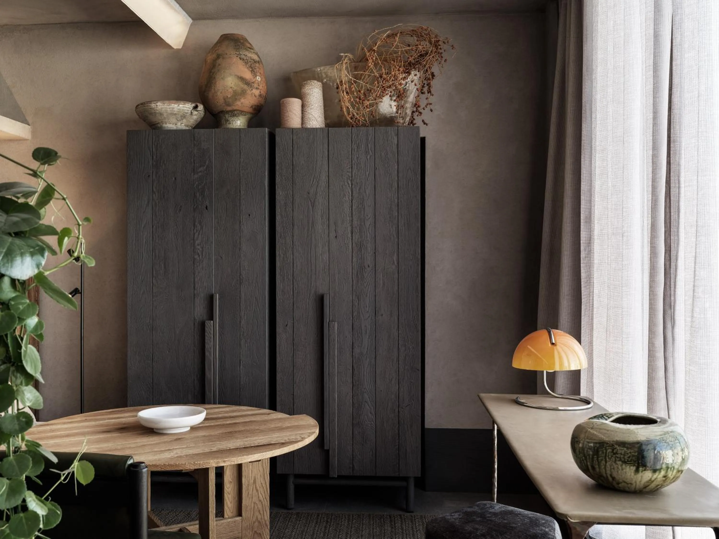 Seating area in Monastik Living in Athina