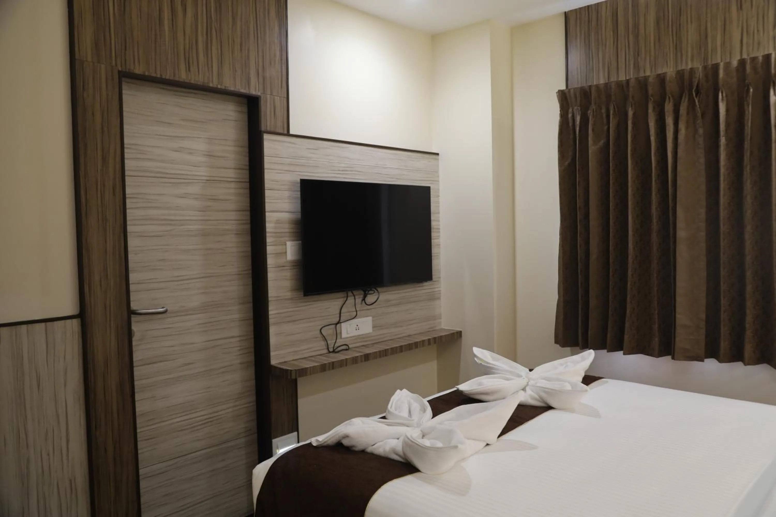 Bedroom, Bed in Kings Bury Inn