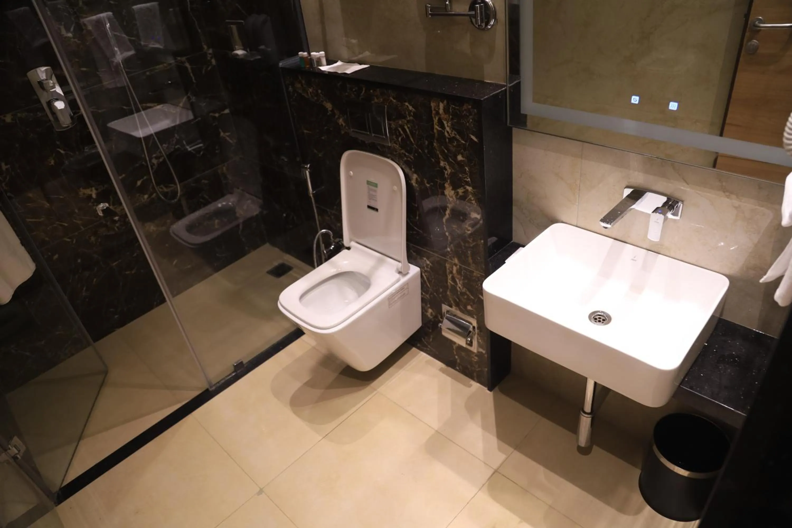 Bathroom in Kings Bury Inn