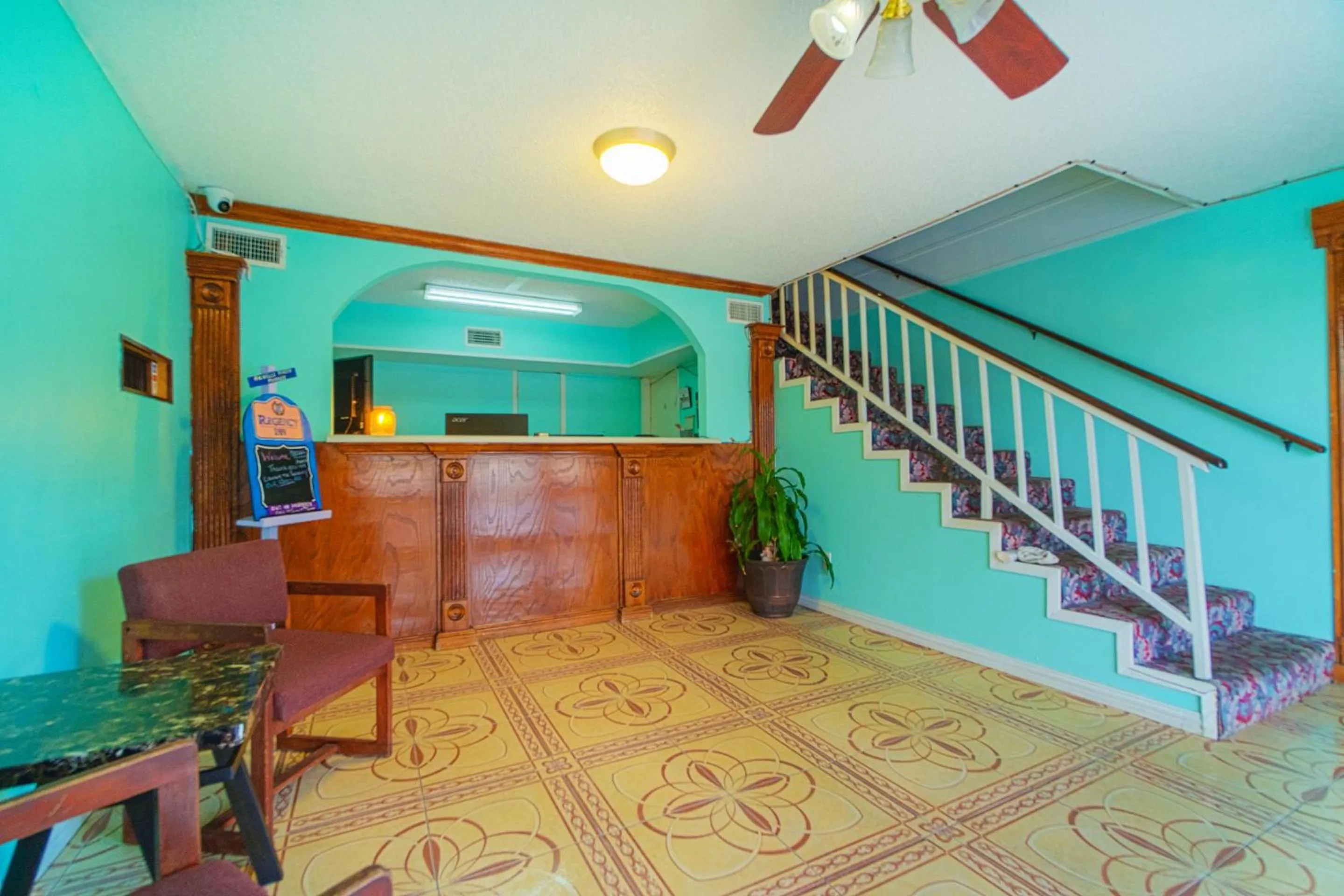 Lobby or reception in Regency Inn Three Rivers I-37