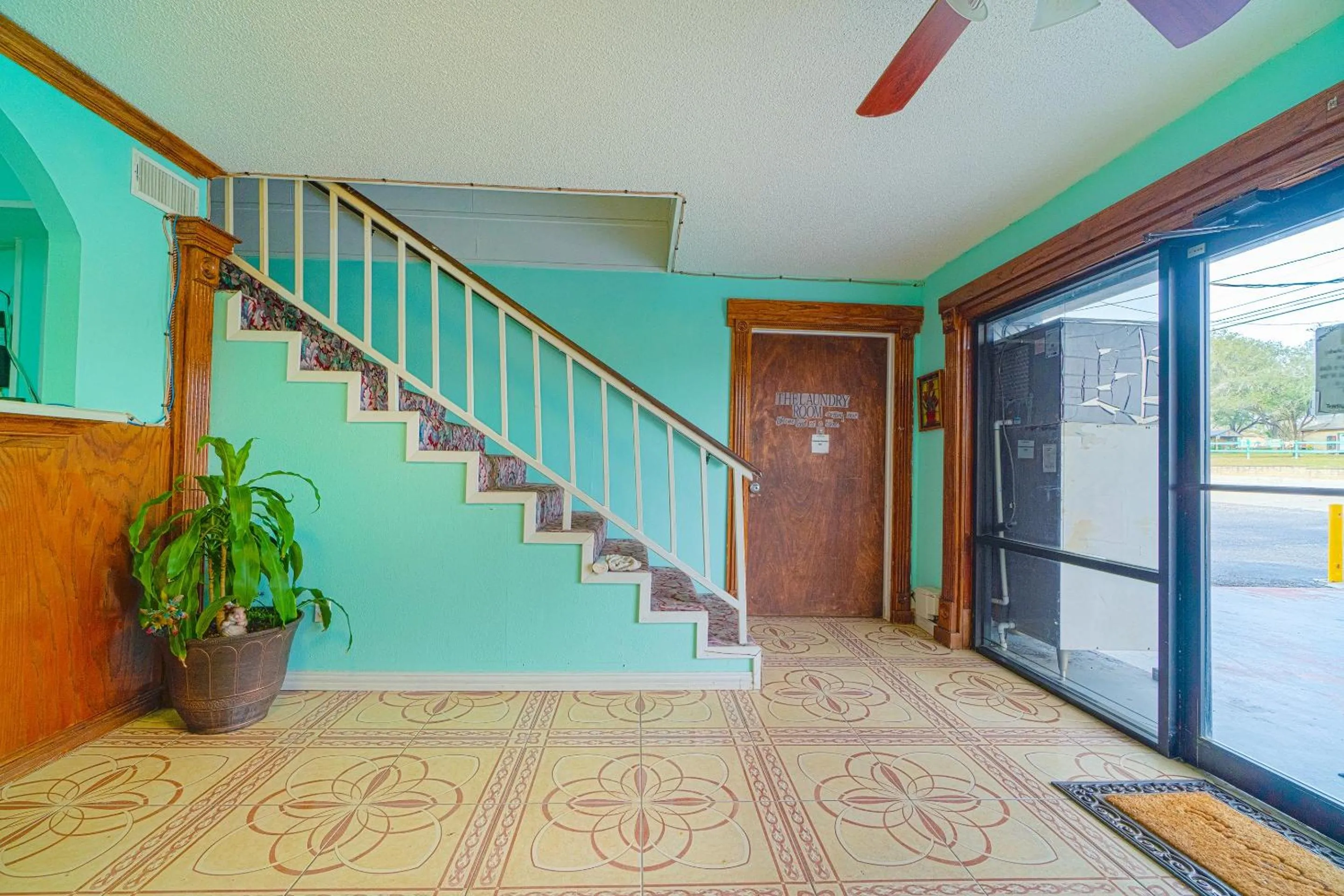 Lobby or reception in Regency Inn Three Rivers I-37