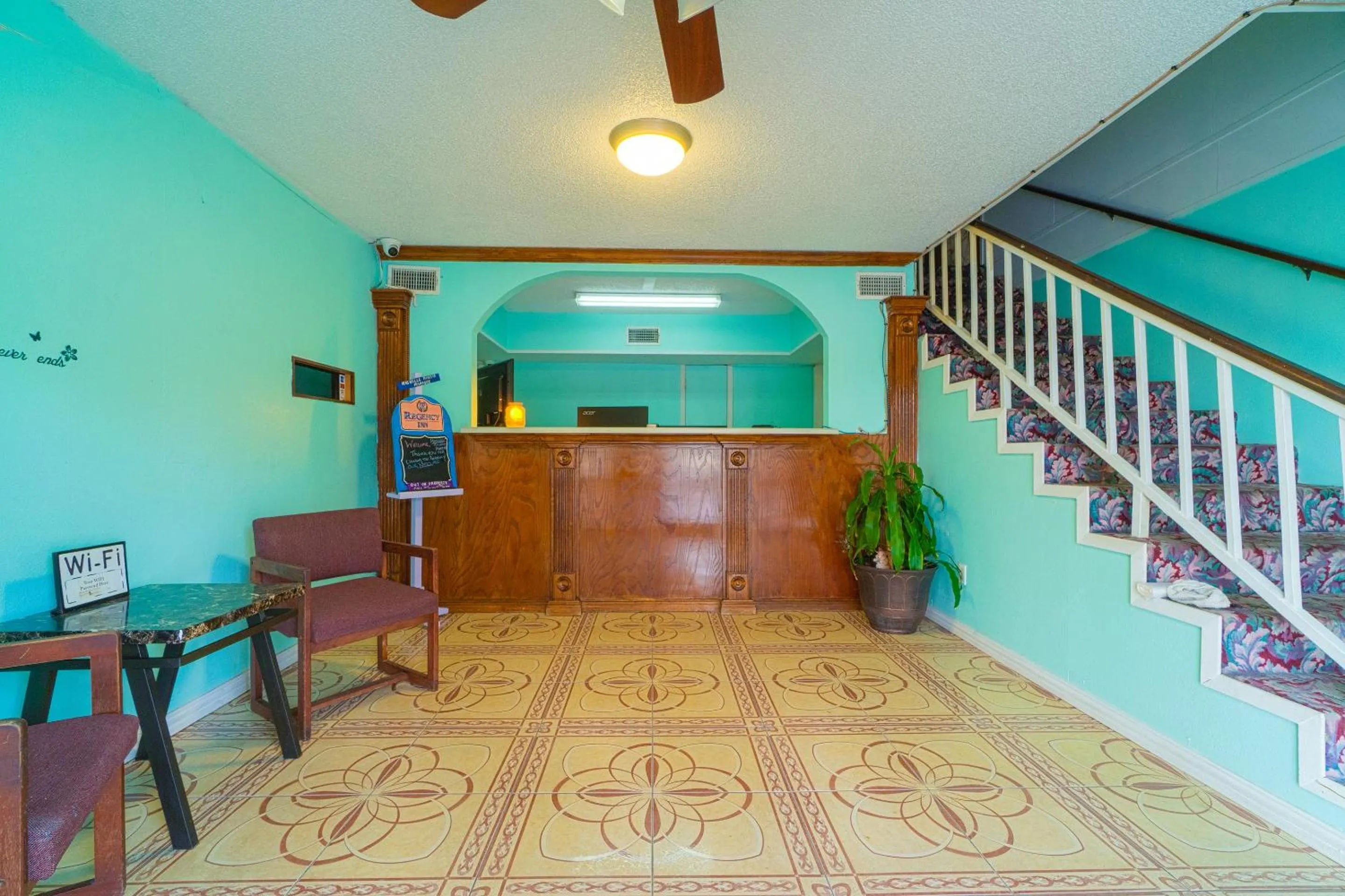 Lobby or reception in Regency Inn Three Rivers I-37