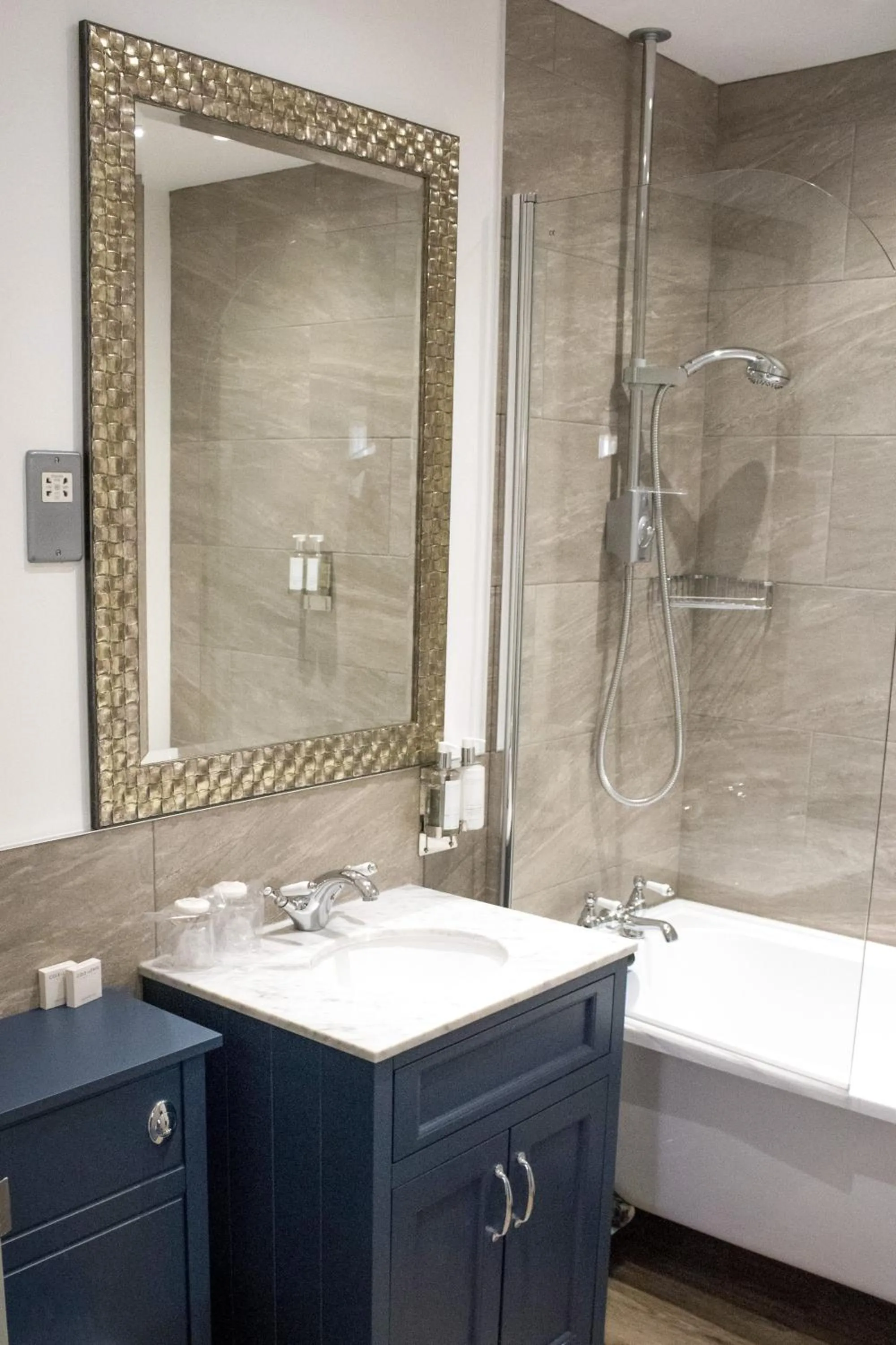 Shower in The Christopher Hotel, Eton