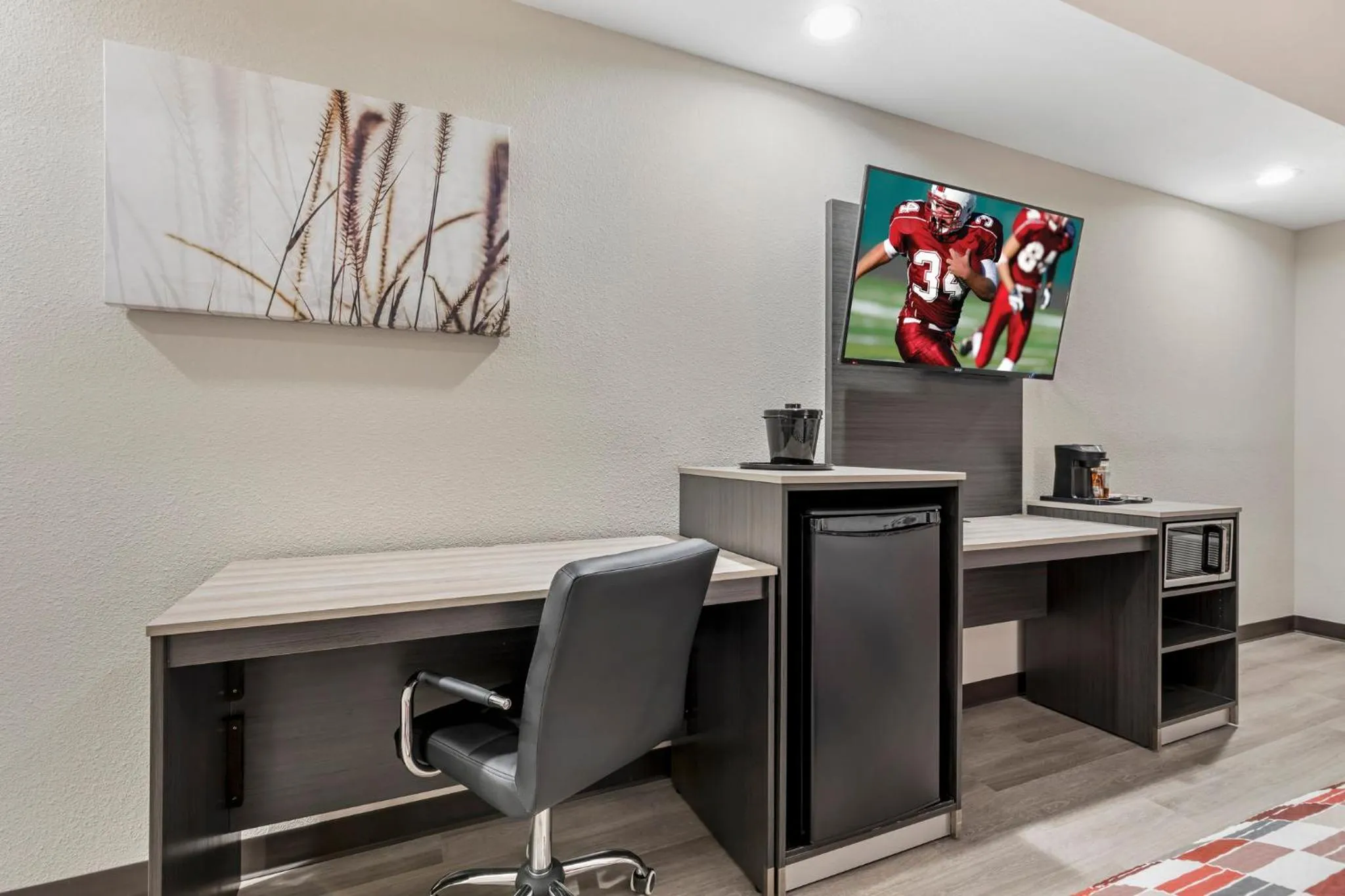 Bedroom in Red Roof Inn Hutchins