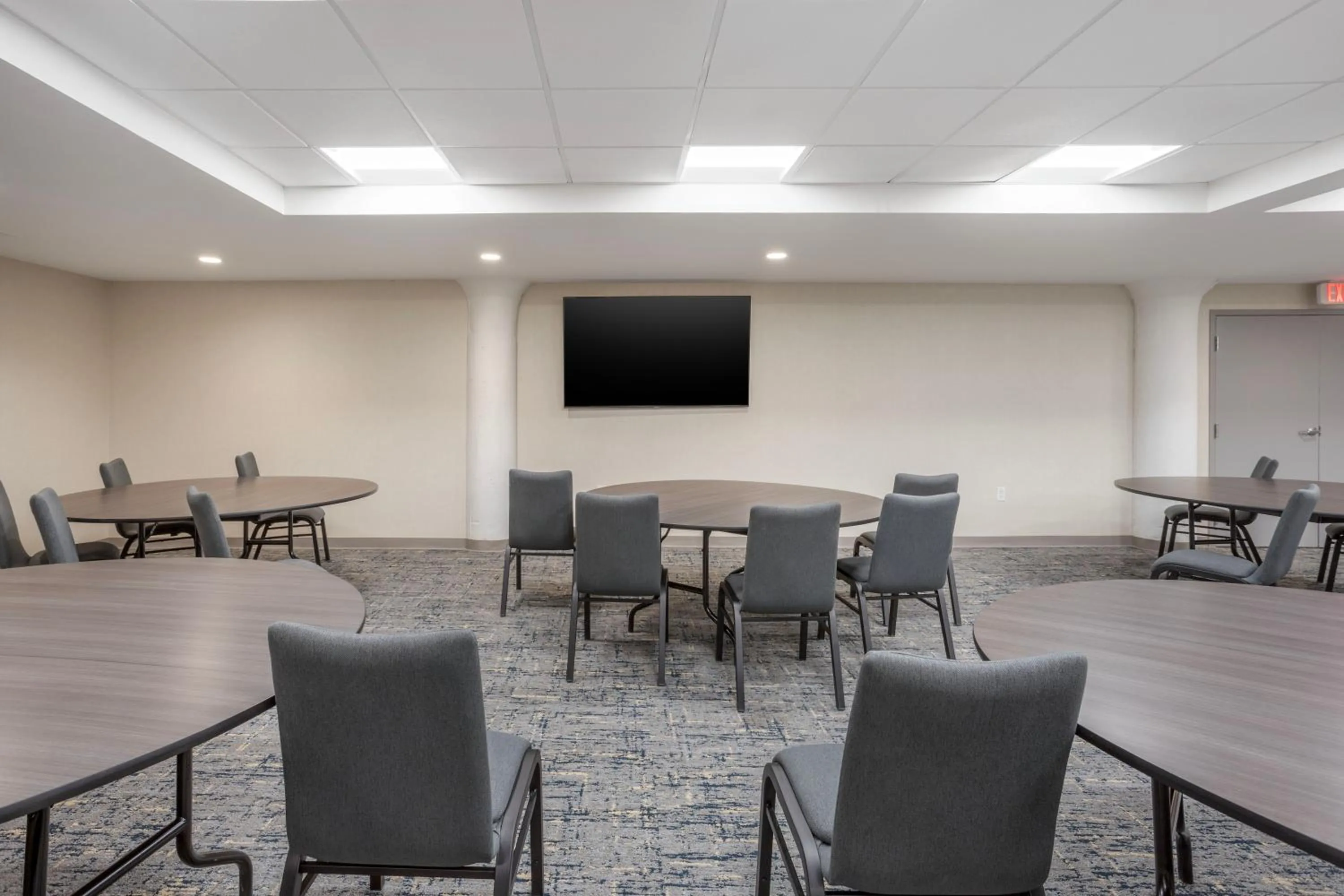 Meeting/conference room in Comfort Inn & Suites Newark Liberty International Airport