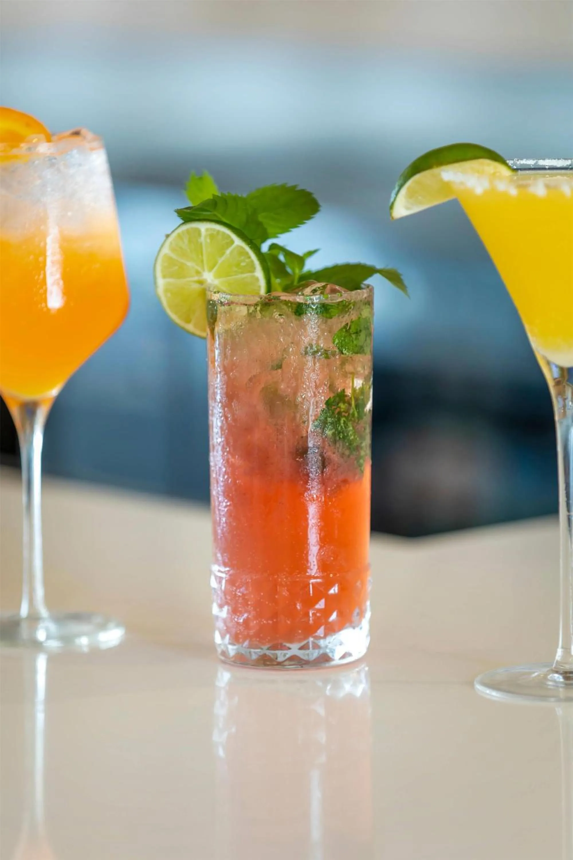 Lounge or bar in Comfort Inn & Suites Newark Liberty International Airport