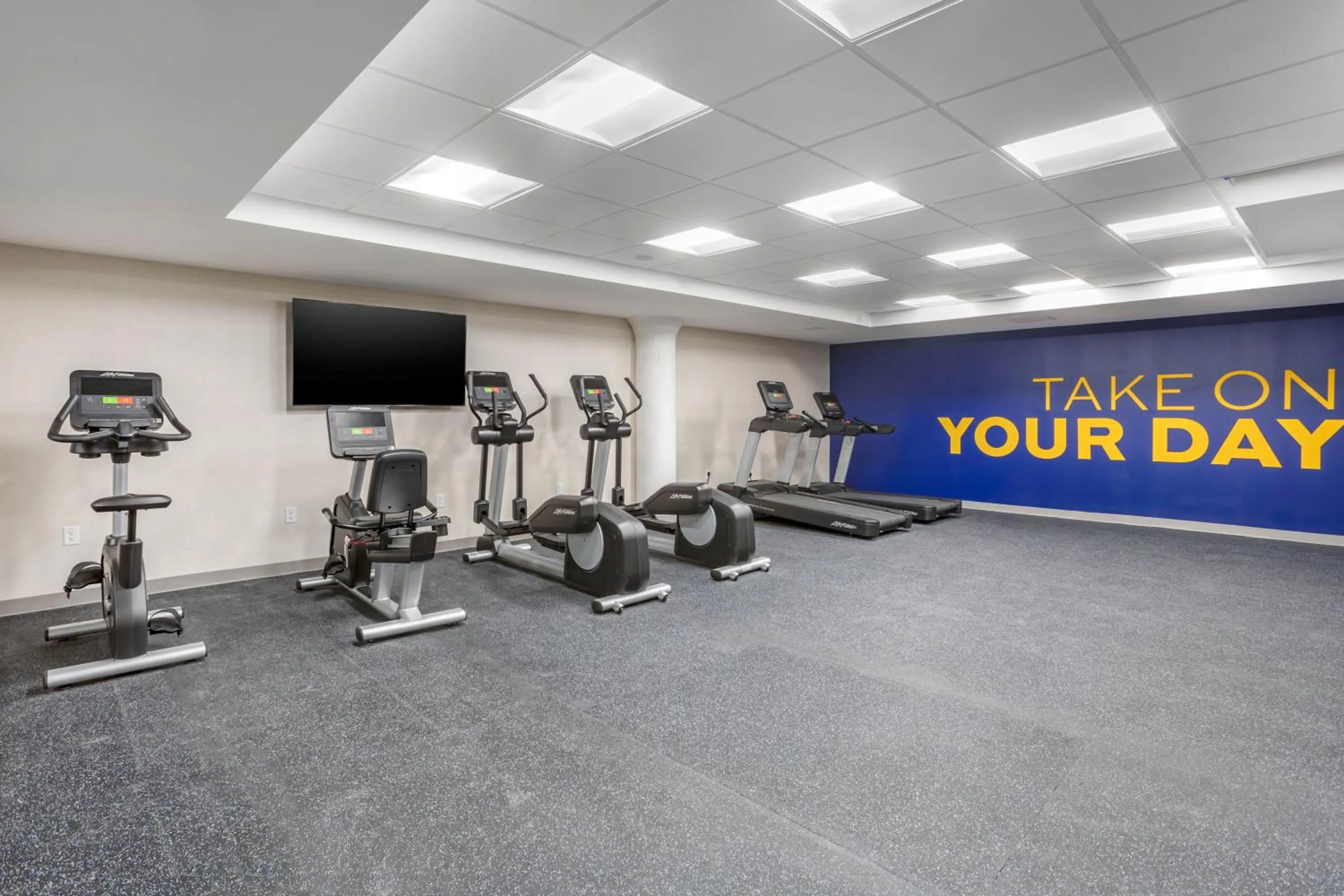 Fitness centre/facilities in Comfort Inn & Suites Newark Liberty International Airport
