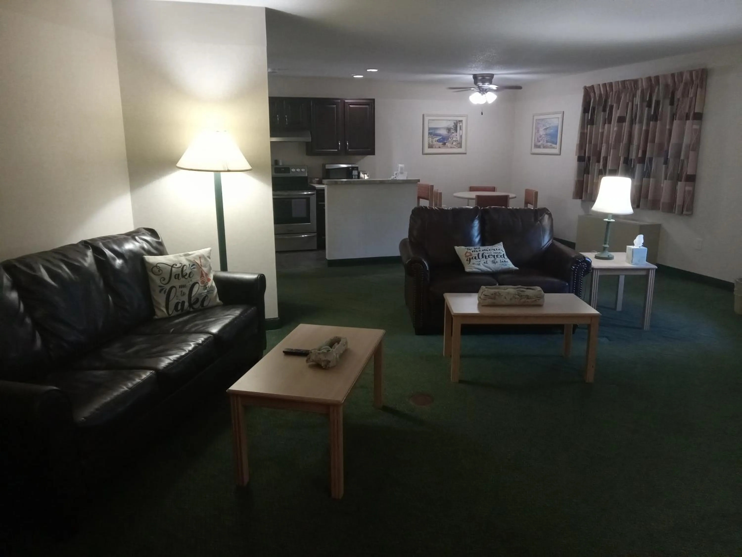 Living room in Paradise Shores Hotel