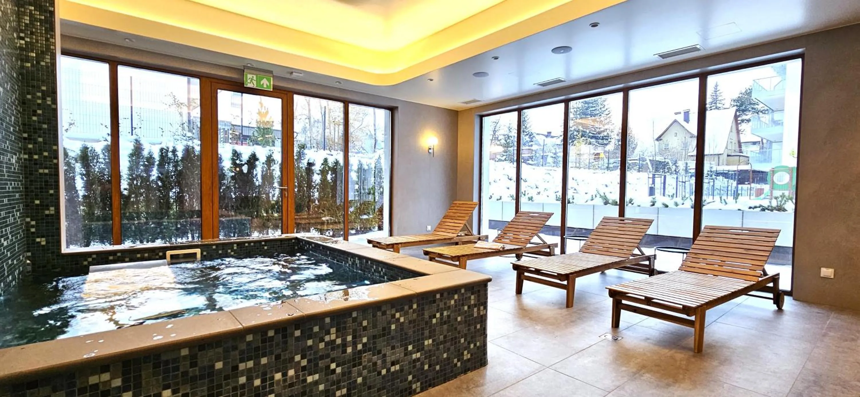 sunbed in VIP Apartamenty Zakopianskie