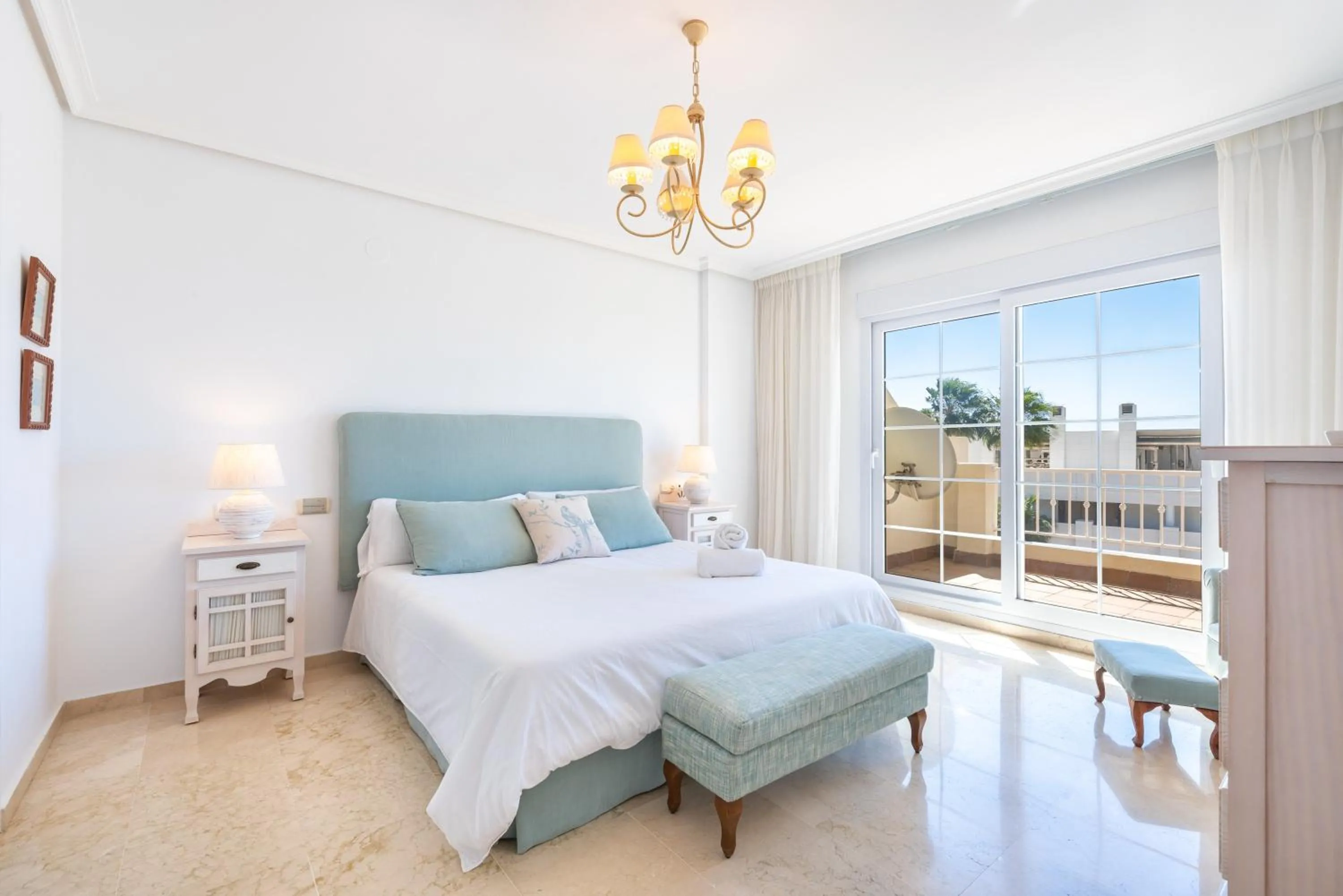 Living room, Bed in Spectacular Penthouse Puente Romano