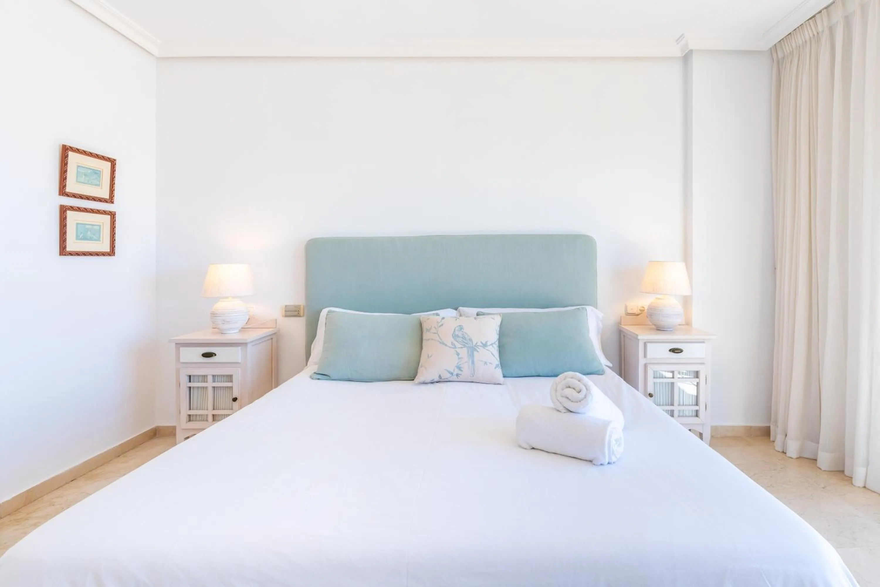 Living room, Bed in Spectacular Penthouse Puente Romano