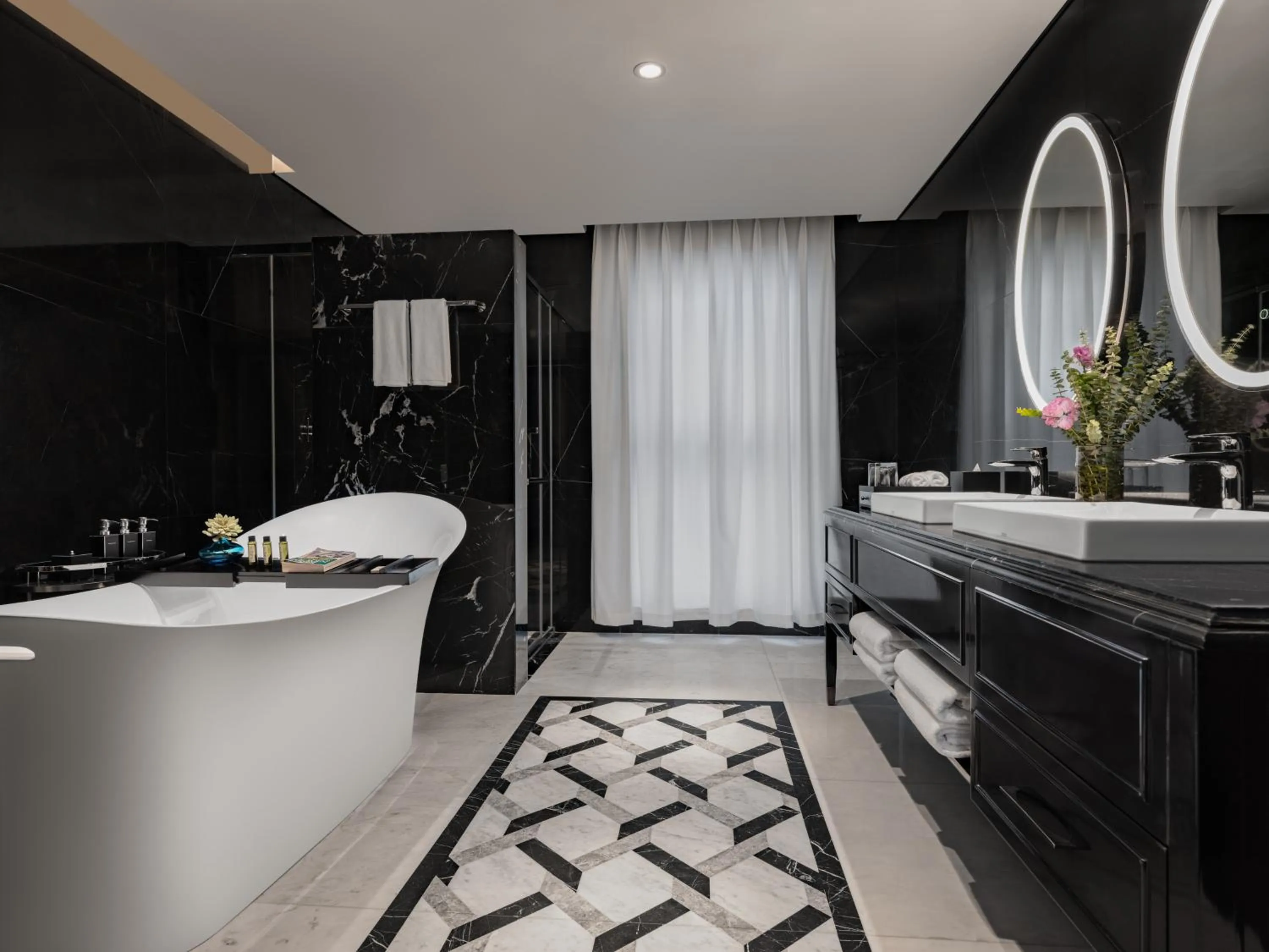 Bathroom in Elegant Mansion 88