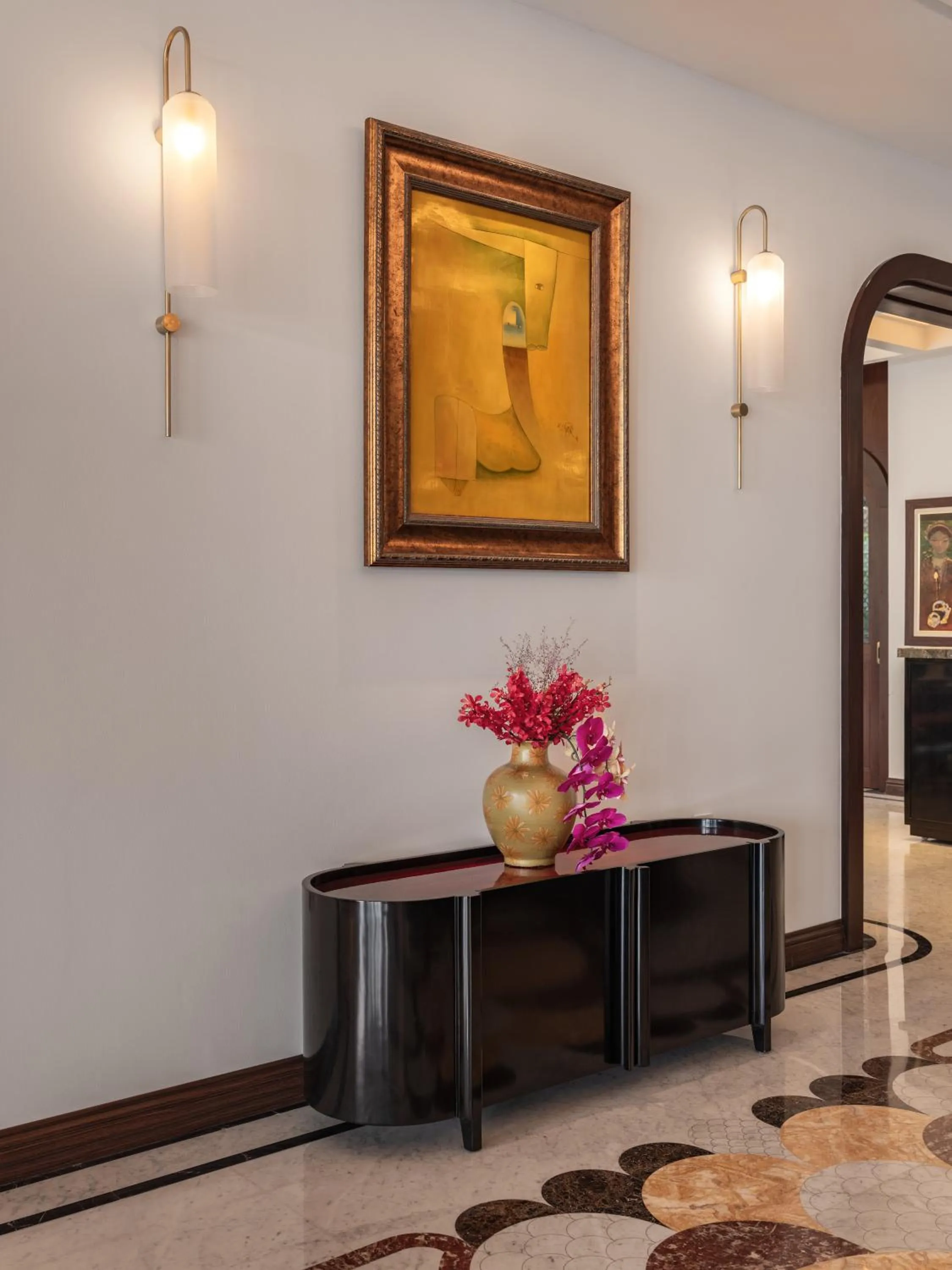 Decorative detail in Elegant Mansion 88