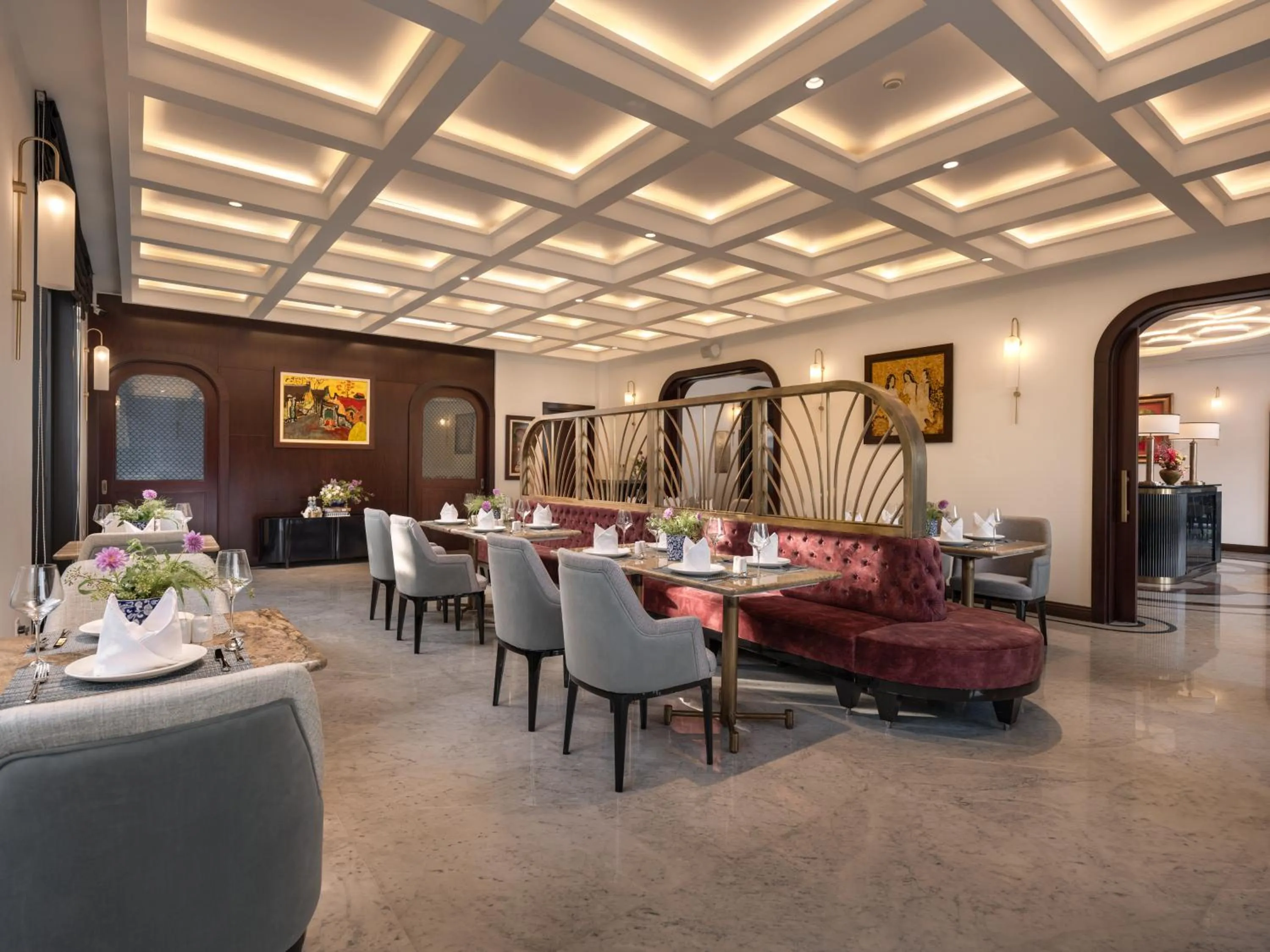 Buffet breakfast in Elegant Mansion 88