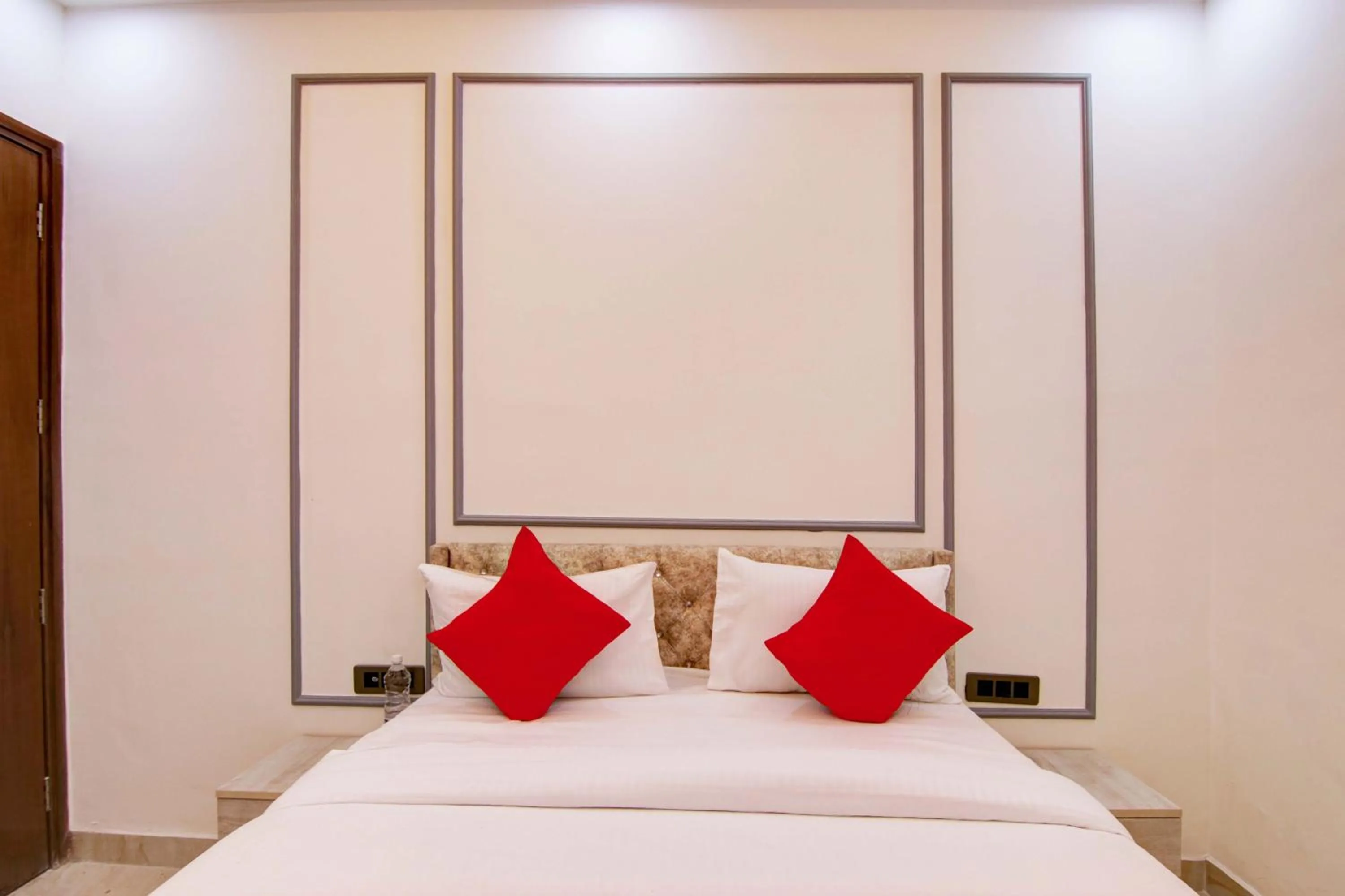 Bedroom, Bed in Hotel O Villa DEste