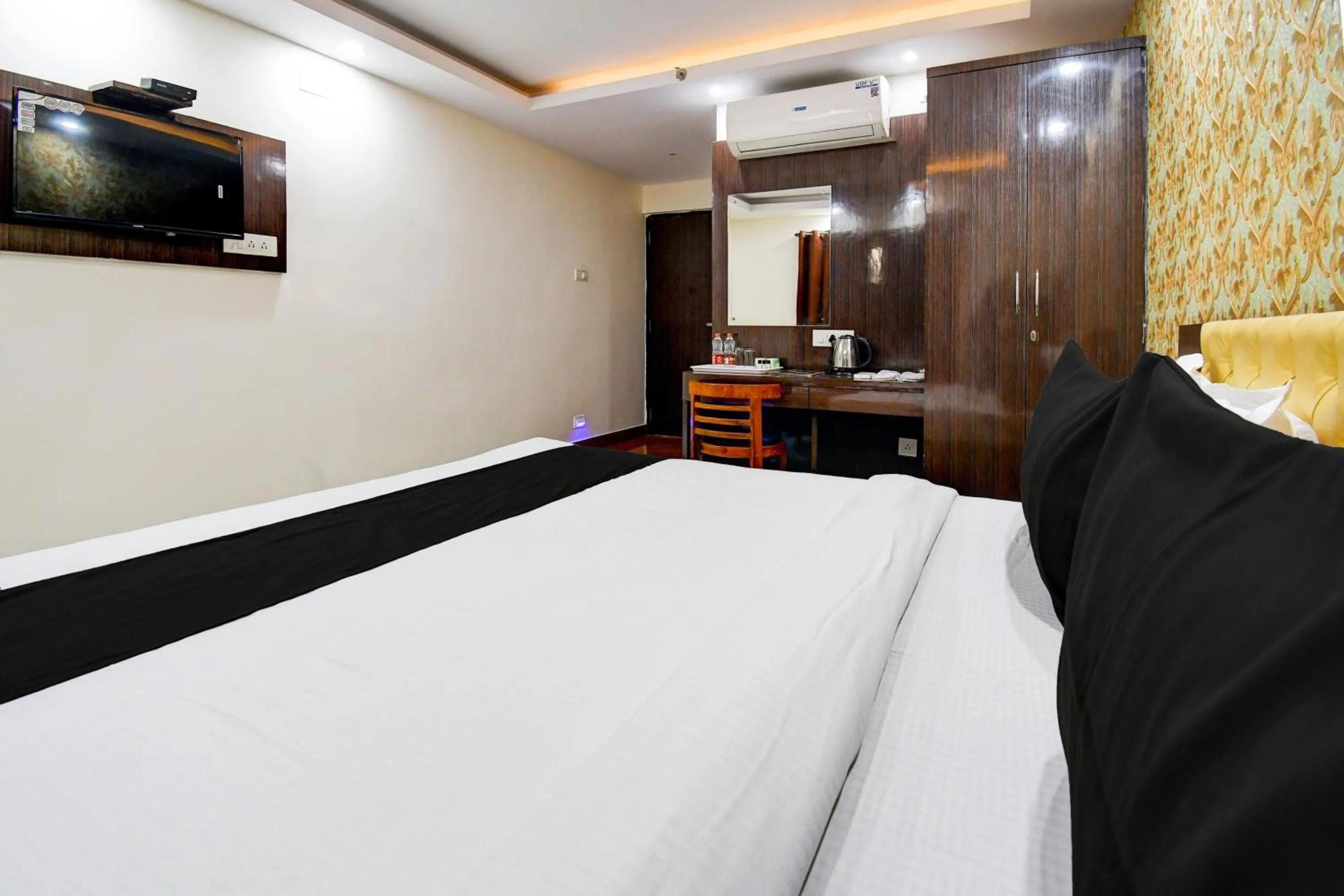 Bedroom, Bed in Collection O by OYO Flavour