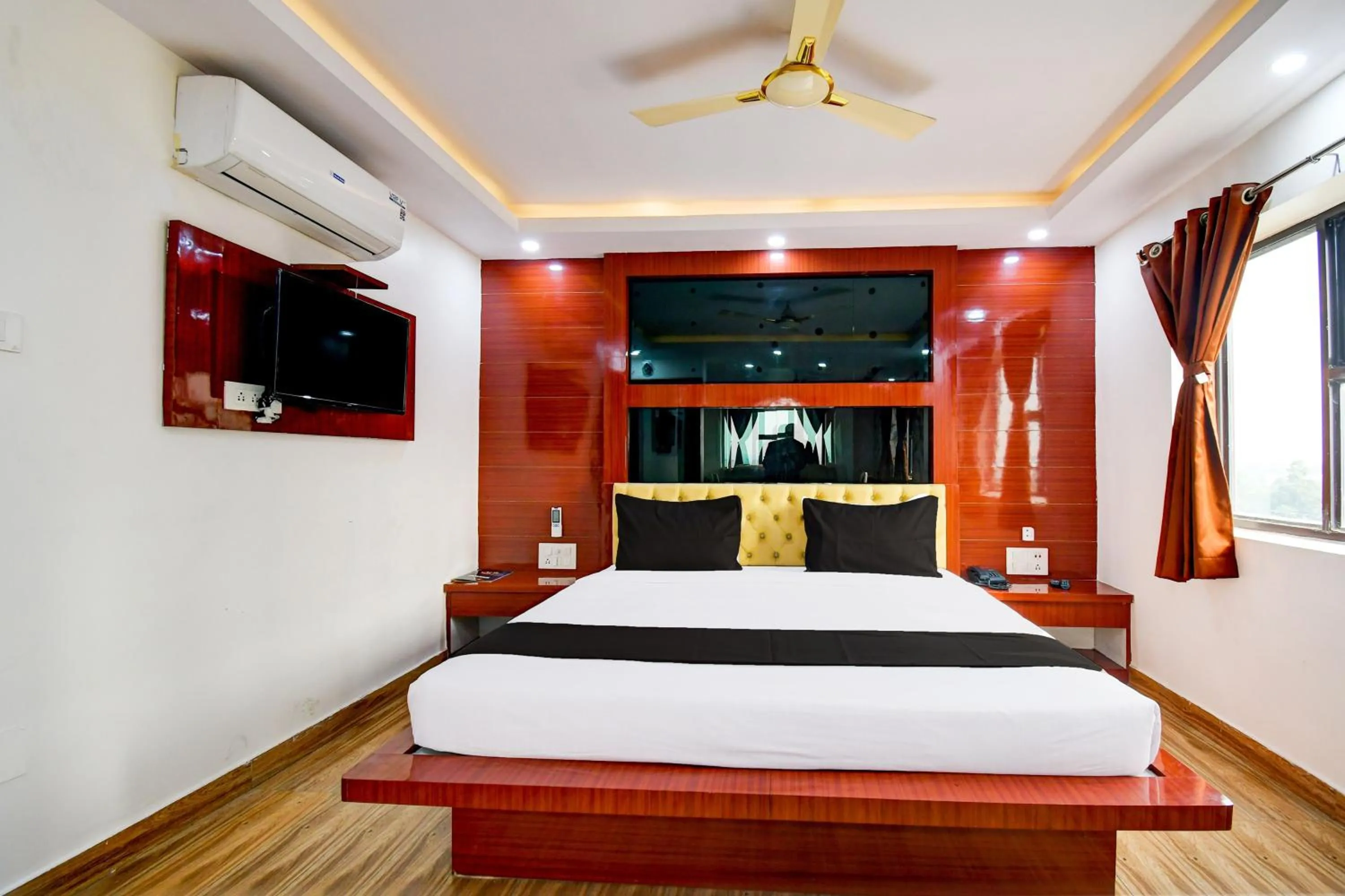 Bedroom, Bed in Collection O by OYO Flavour