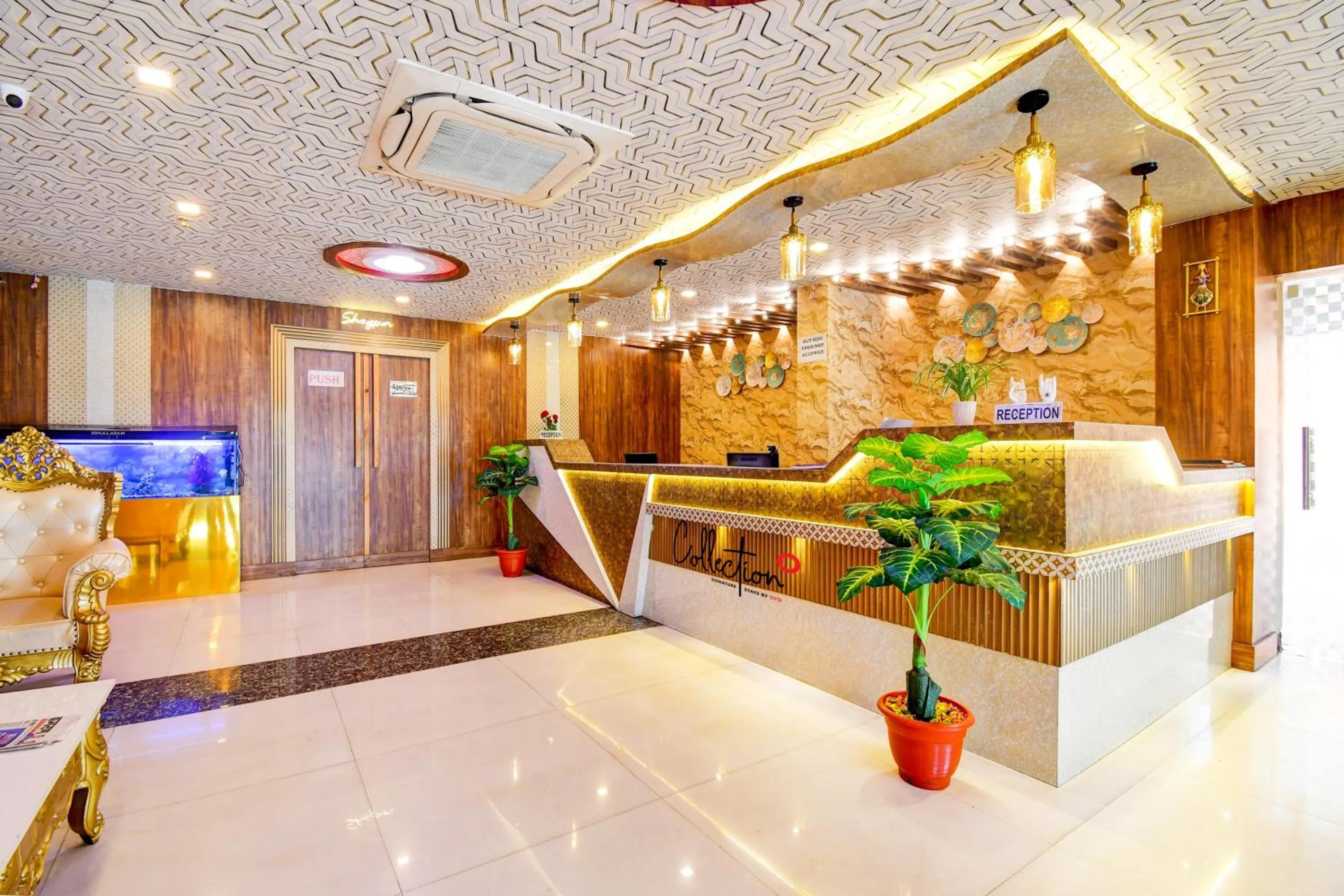 Lobby or reception in Collection O by OYO Flavour