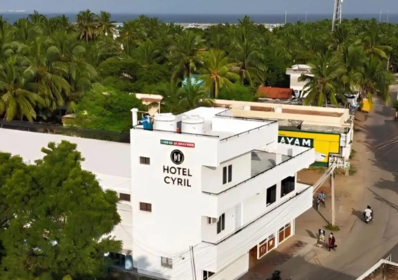 Property building in HOTEL CYRIL