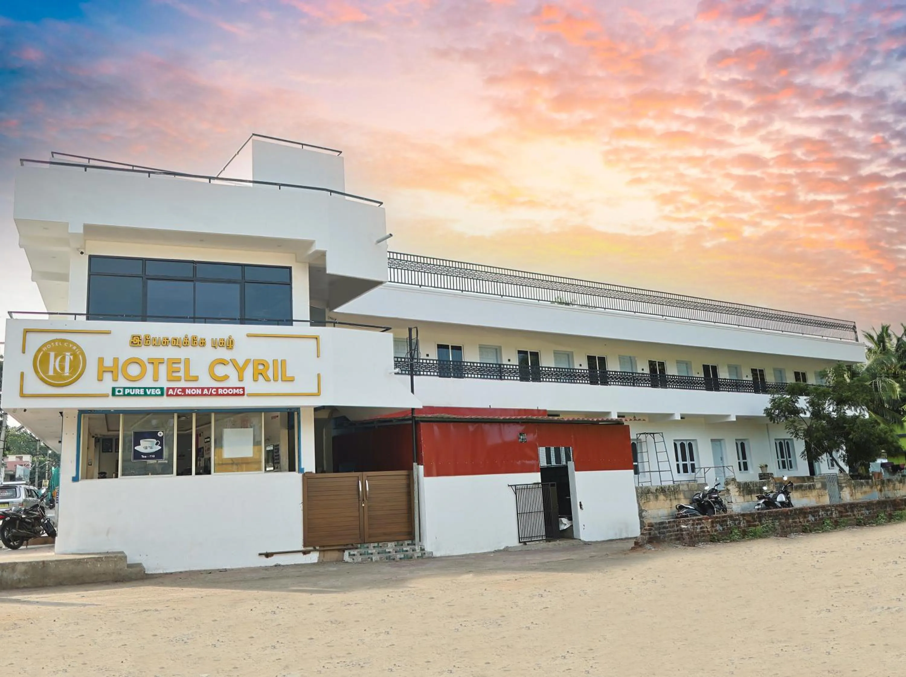 Property building in HOTEL CYRIL