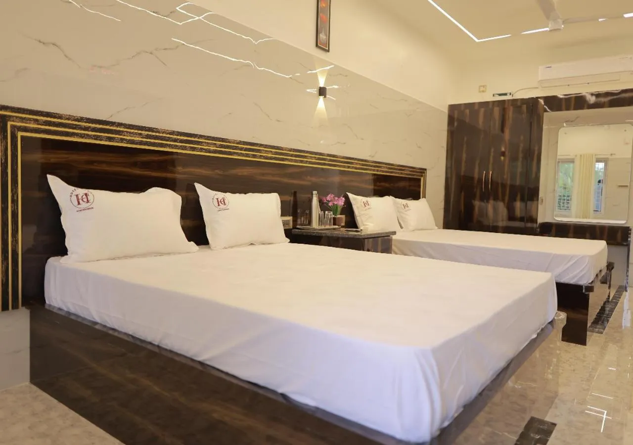 Bedroom, Bed in HOTEL CYRIL