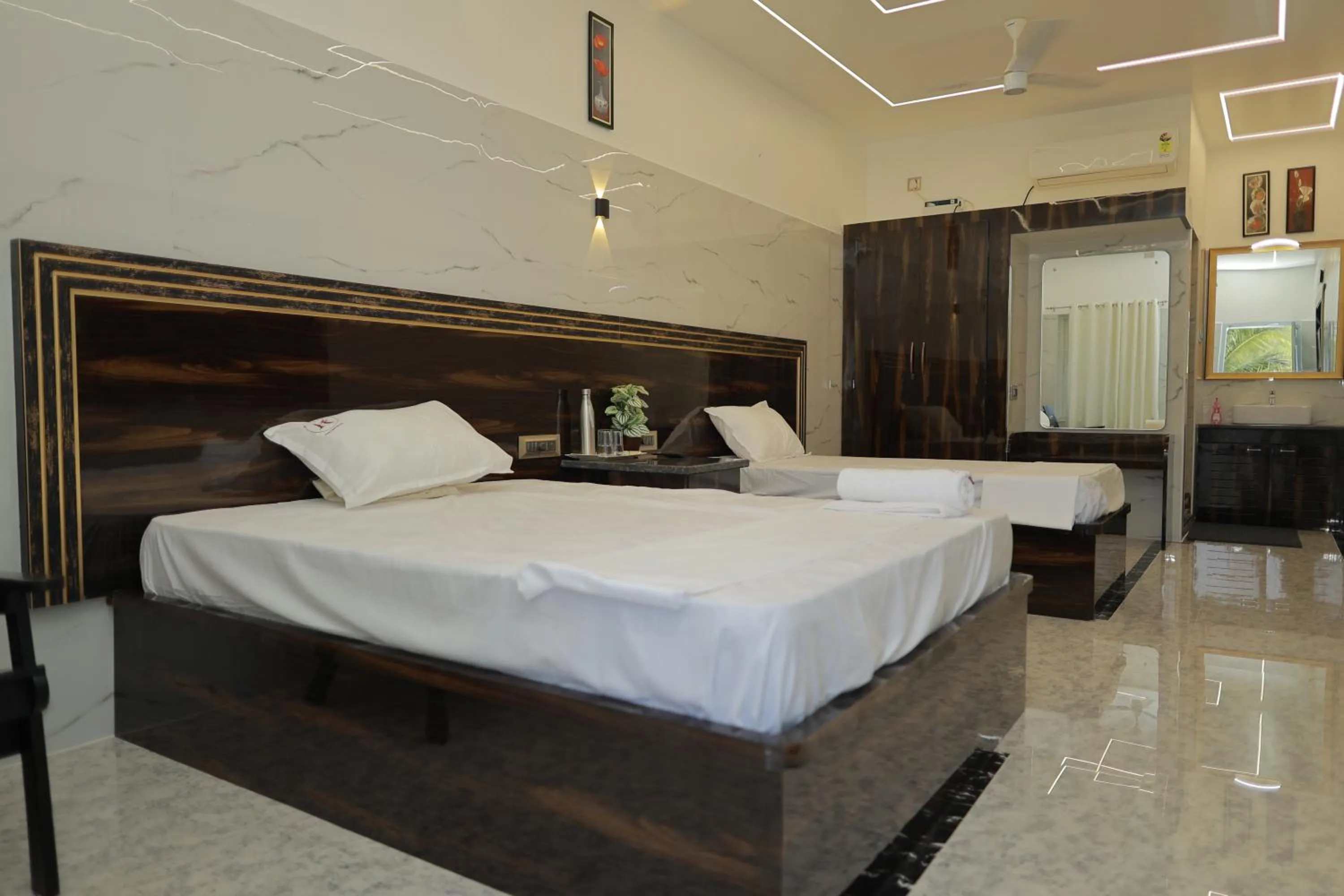 Bedroom, Bed in HOTEL CYRIL