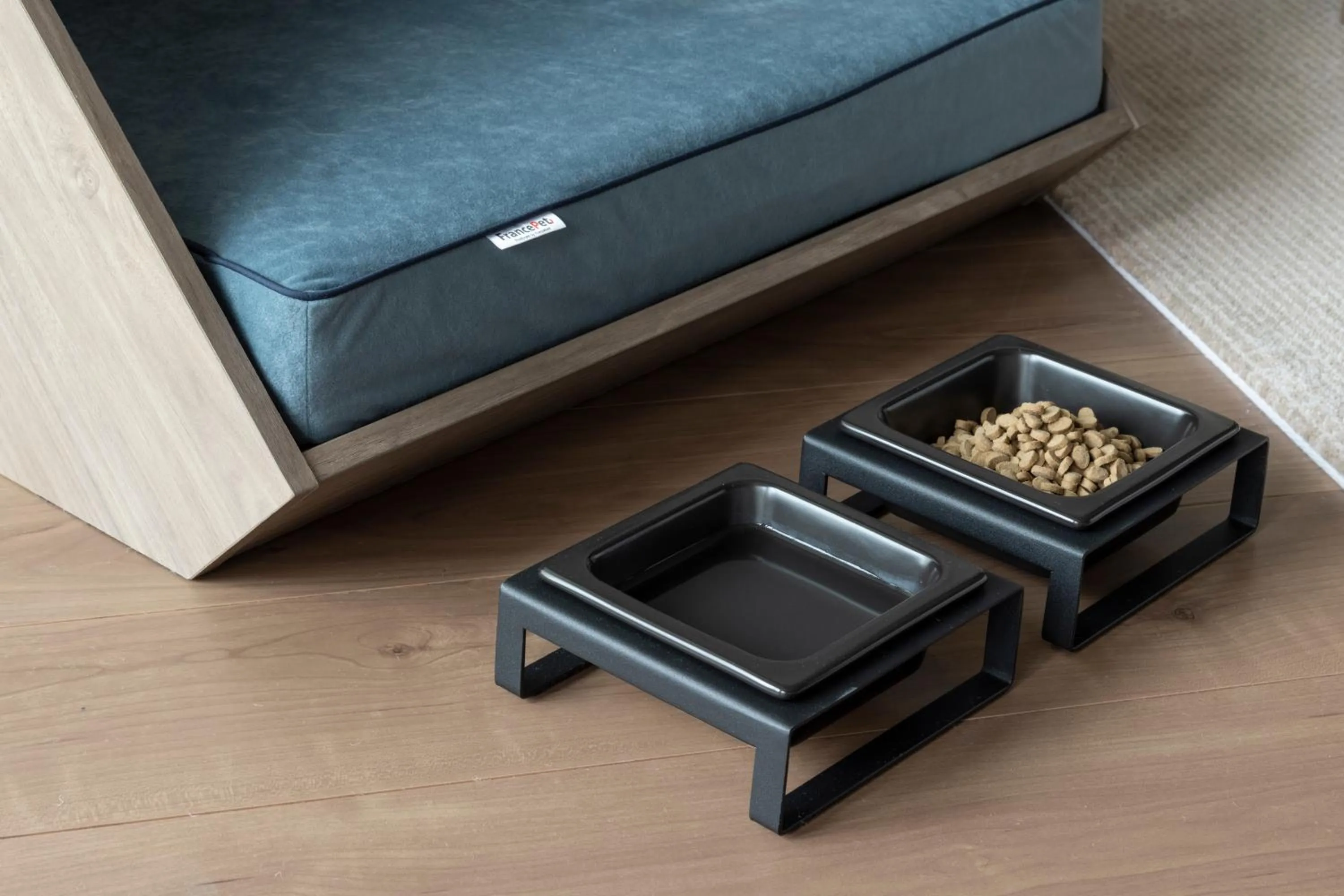 Animals in seven x seven Itoshima