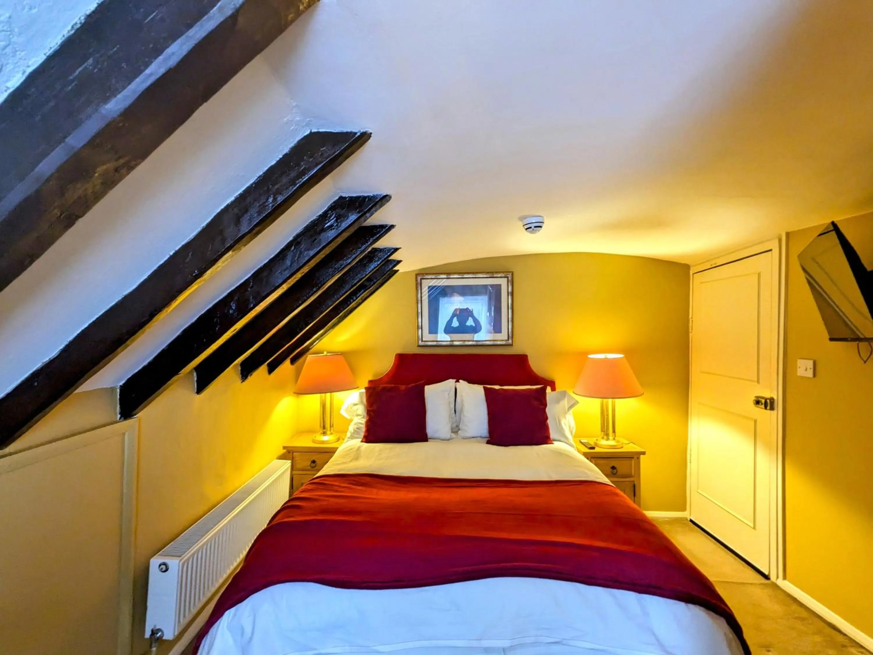 Bedroom, Bed in Archway House