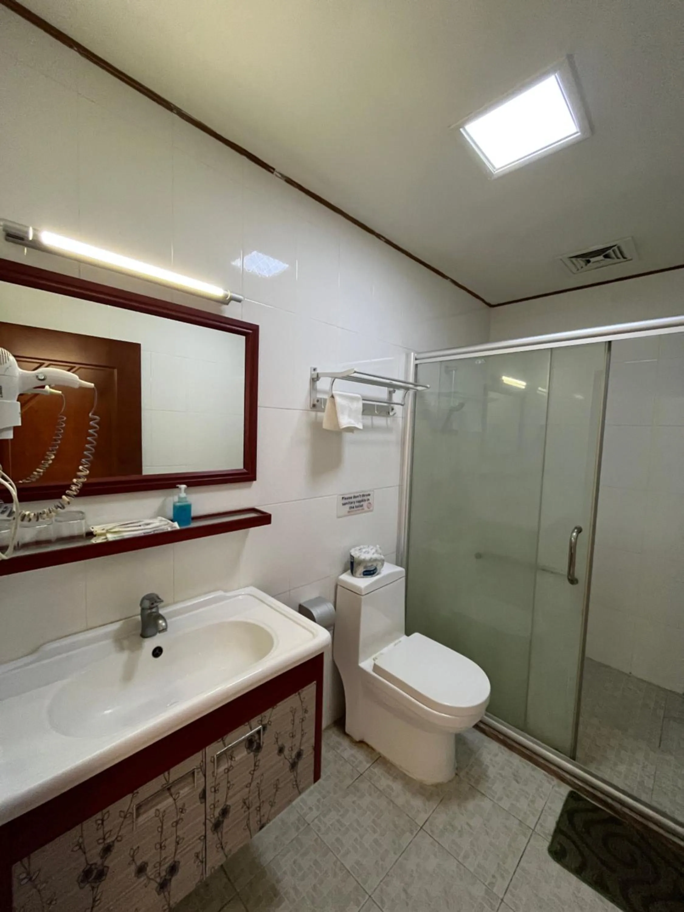 Shower in Meida Hotel