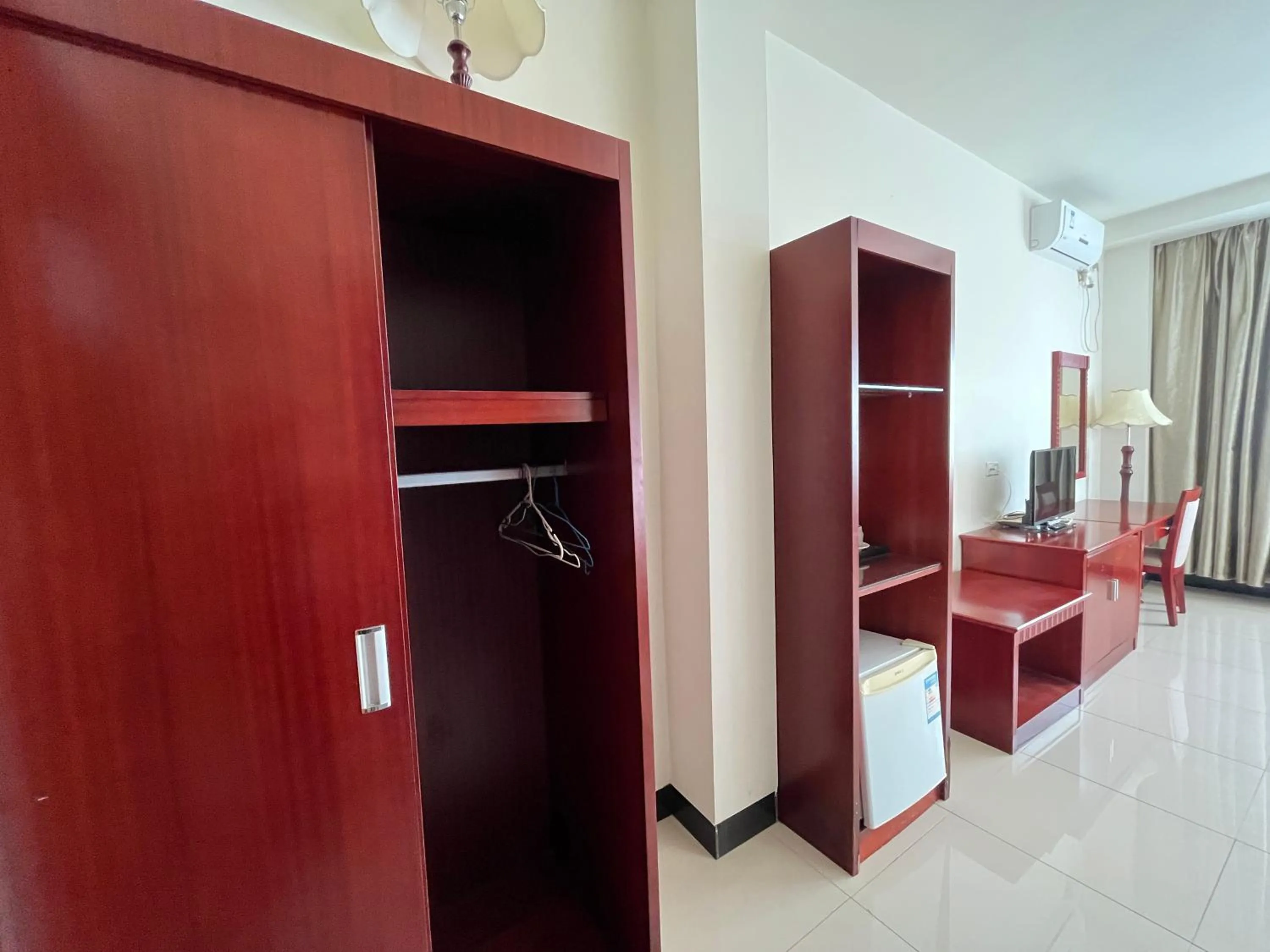 TV and multimedia in Meida Hotel