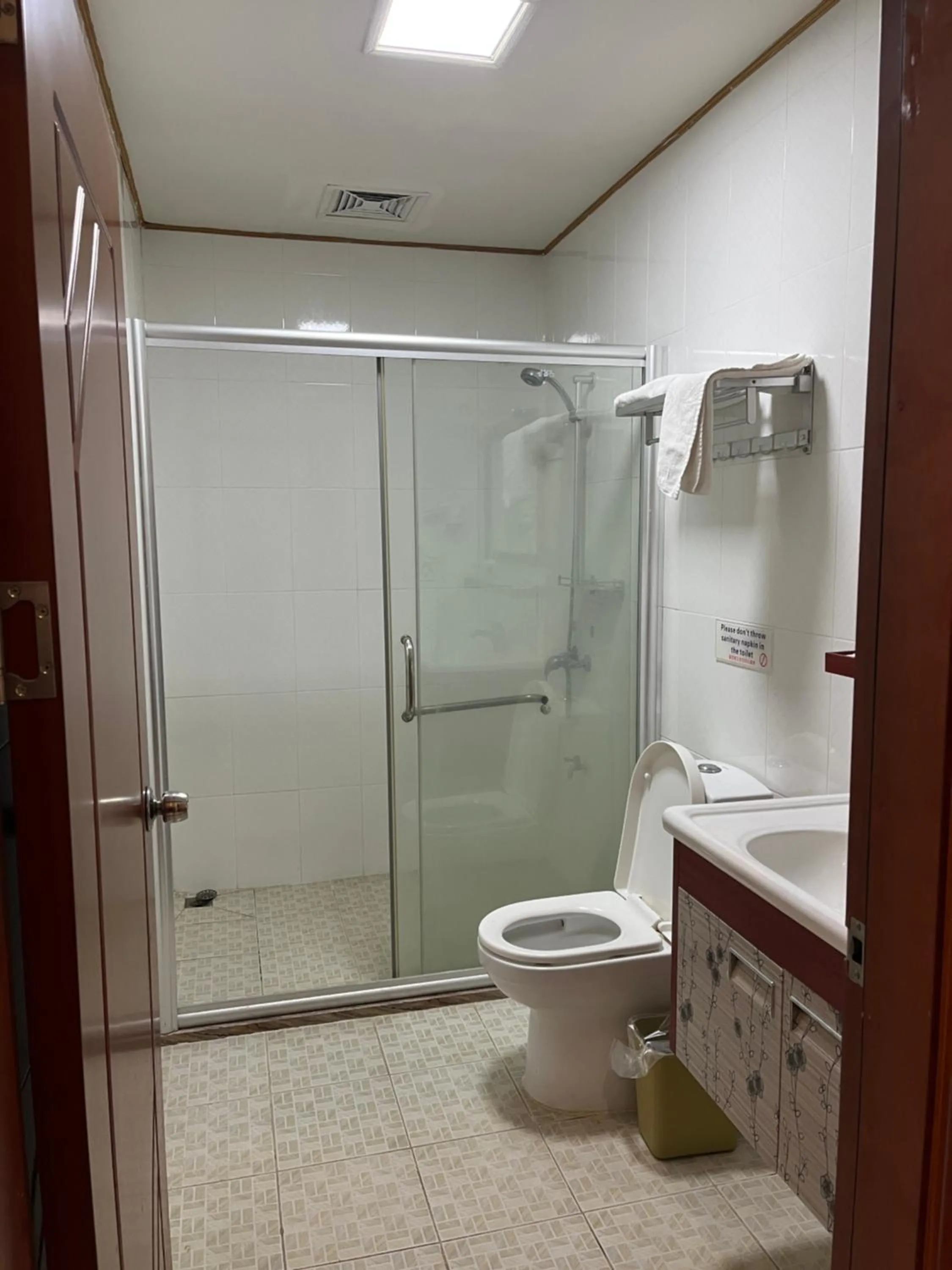 Shower in Meida Hotel