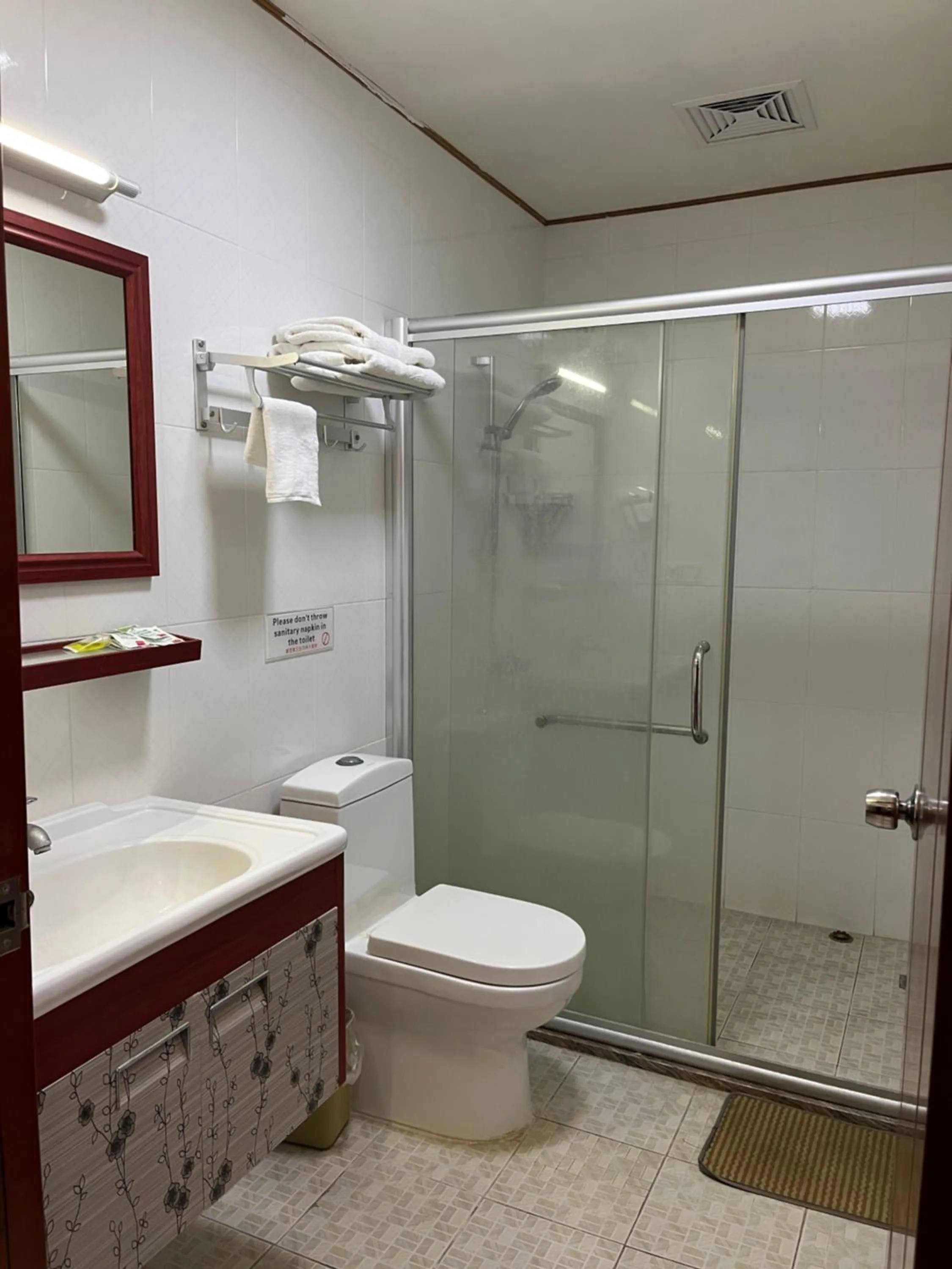 Shower in Meida Hotel