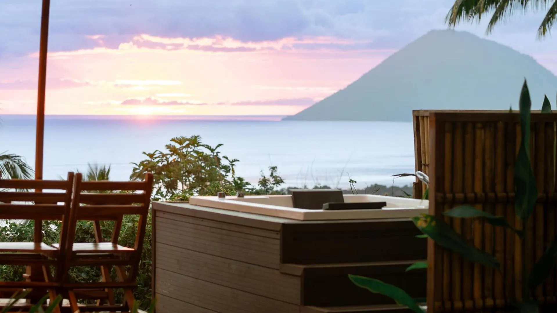 Hot Tub in Bobocabin Bunaken Hills, Manado