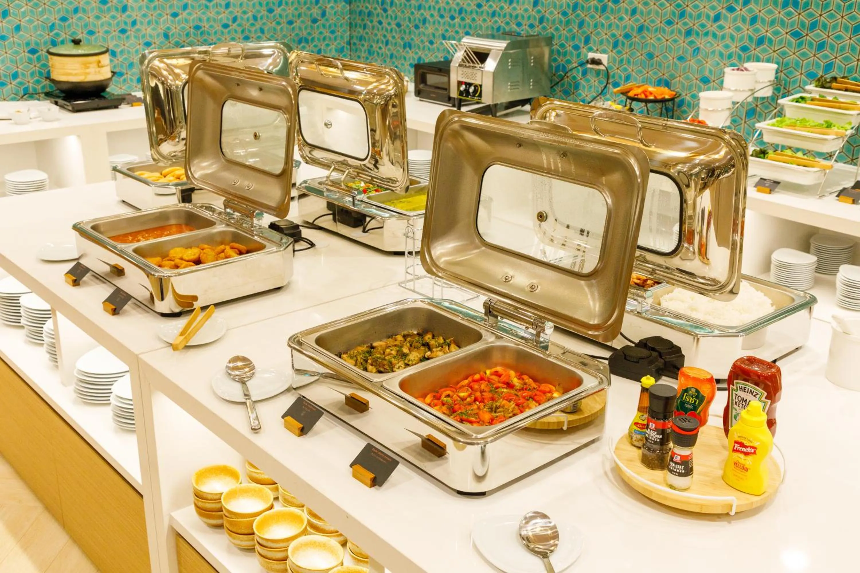 Restaurant/places to eat in Nishitetsu Hotel Croom Bangkok Silom