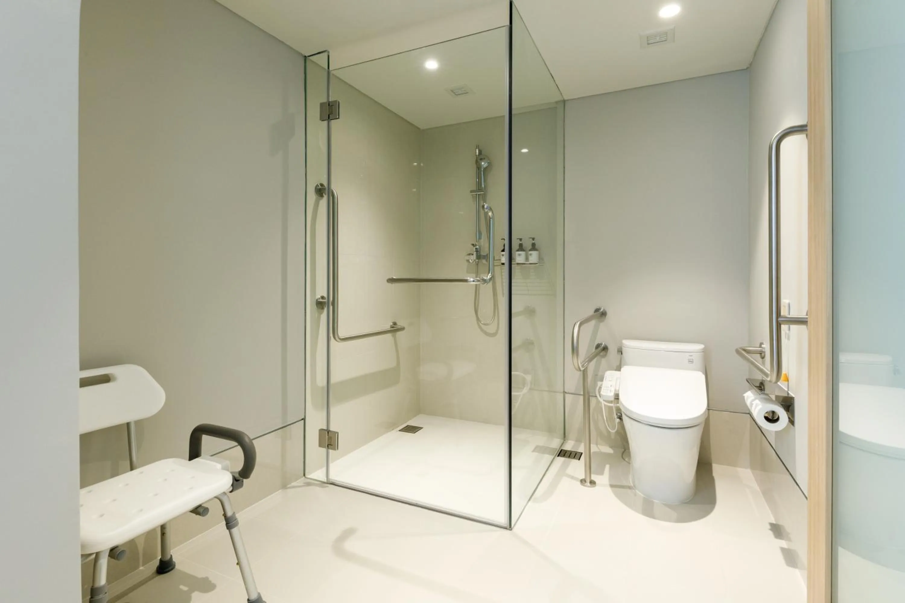 Bathroom in Nishitetsu Hotel Croom Bangkok Silom