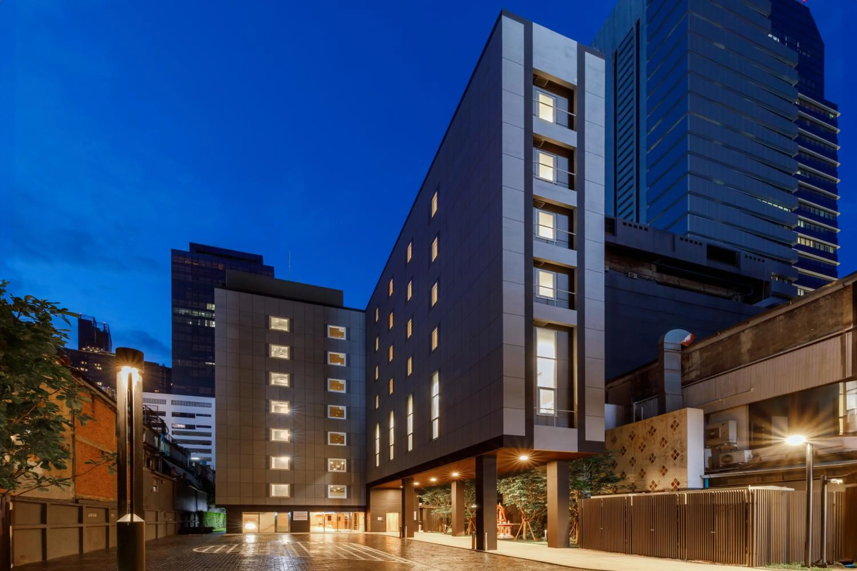 Property building in Nishitetsu Hotel Croom Bangkok Silom