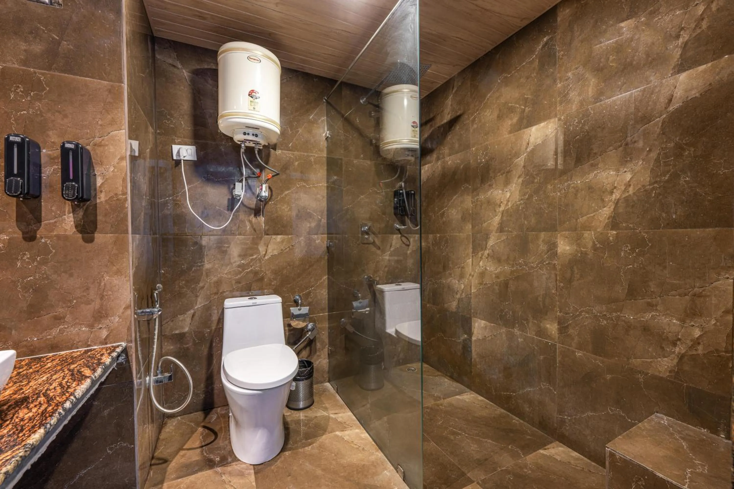 Shower in Echor Himalayan Heights Manali