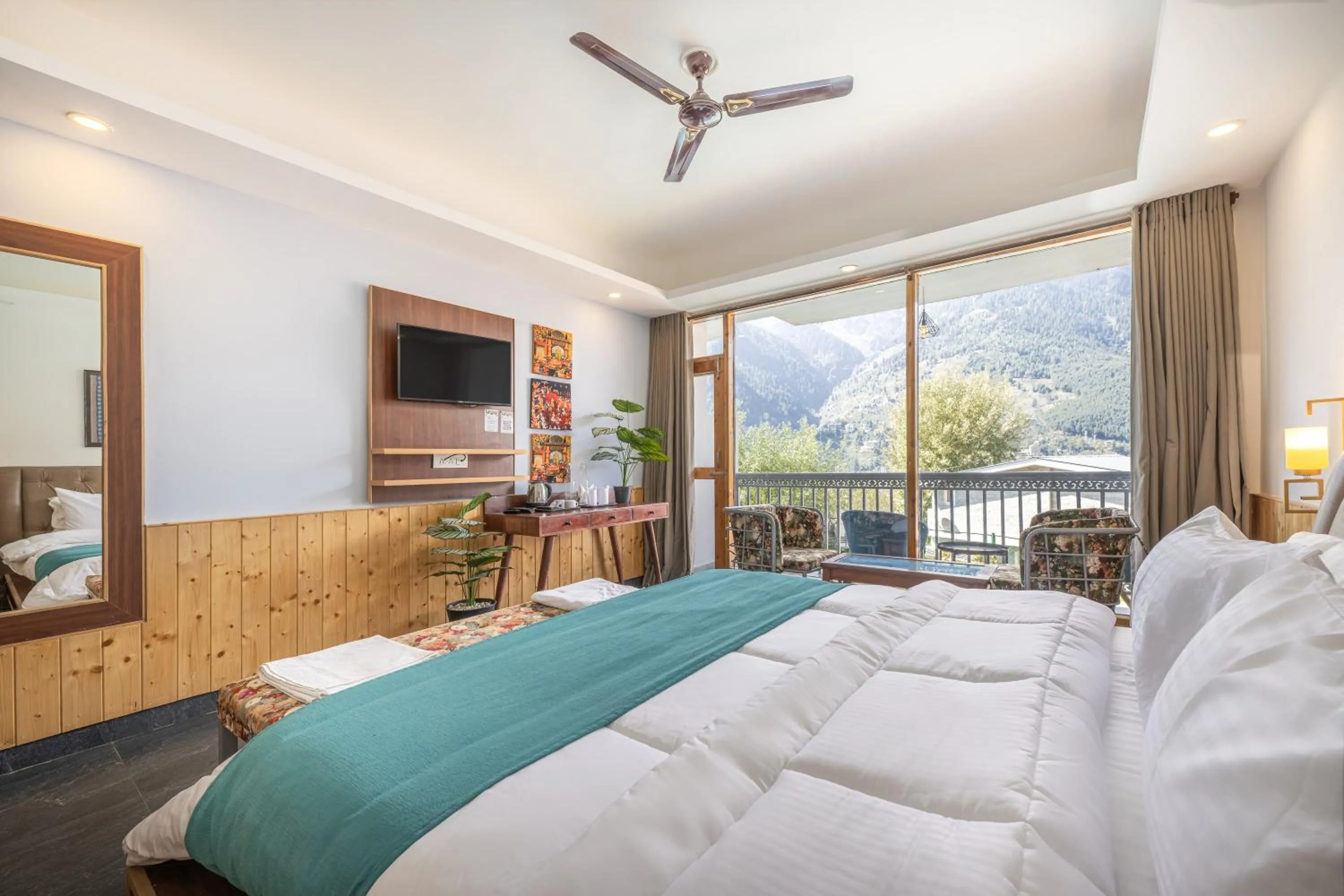 Bed in Echor Himalayan Heights Manali