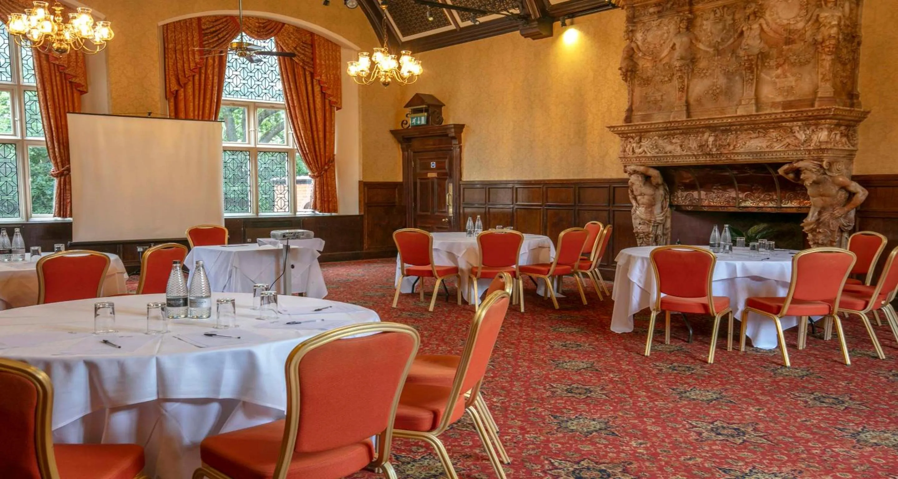 Meeting/conference room in Best Western PLUS Grim's Dyke Hotel